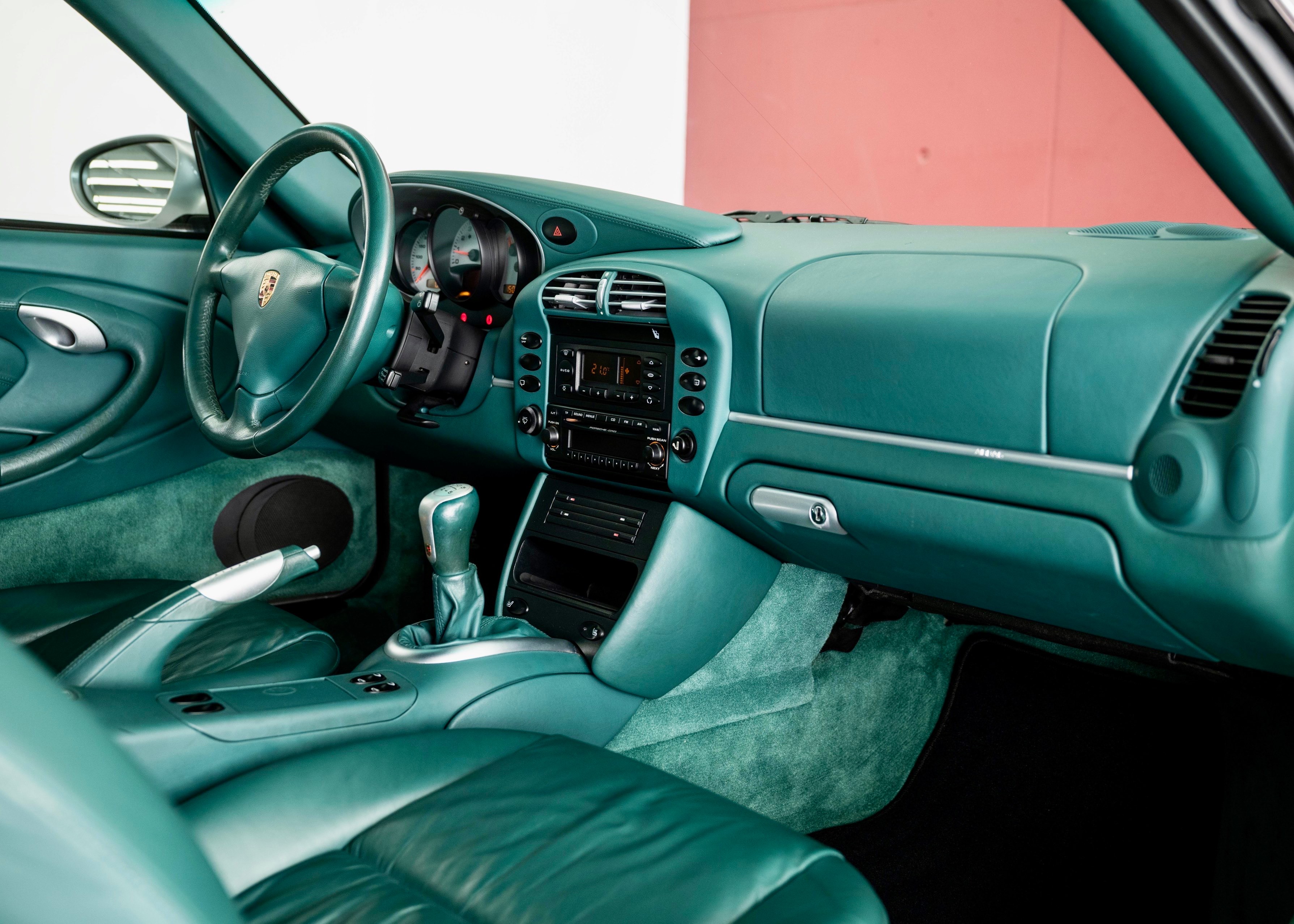 Image PORSCHE 911 911 Carrera 4S (Swiss model, fantastic condition, Nephrite leather, Porsche Exclusive options, clutch and IMS replaced)