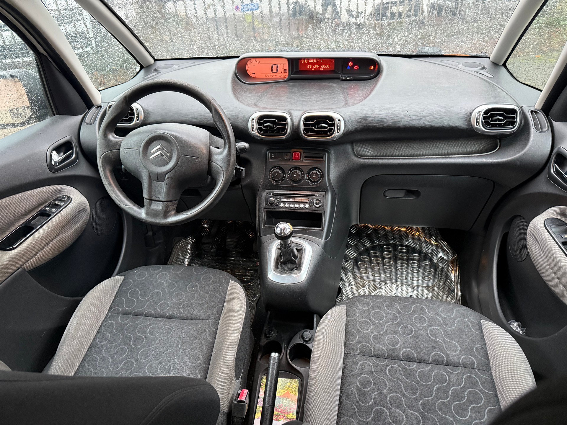CITROEN C3 Picasso 1.6 HDi Exclusive-image-10