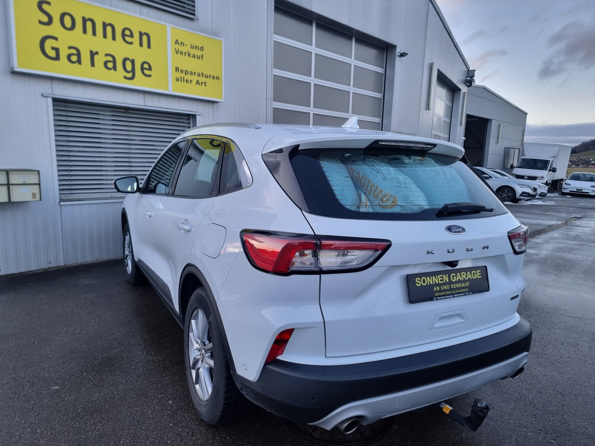FORD Kuga 2.5 FHEV Titanium 4WD-image-13