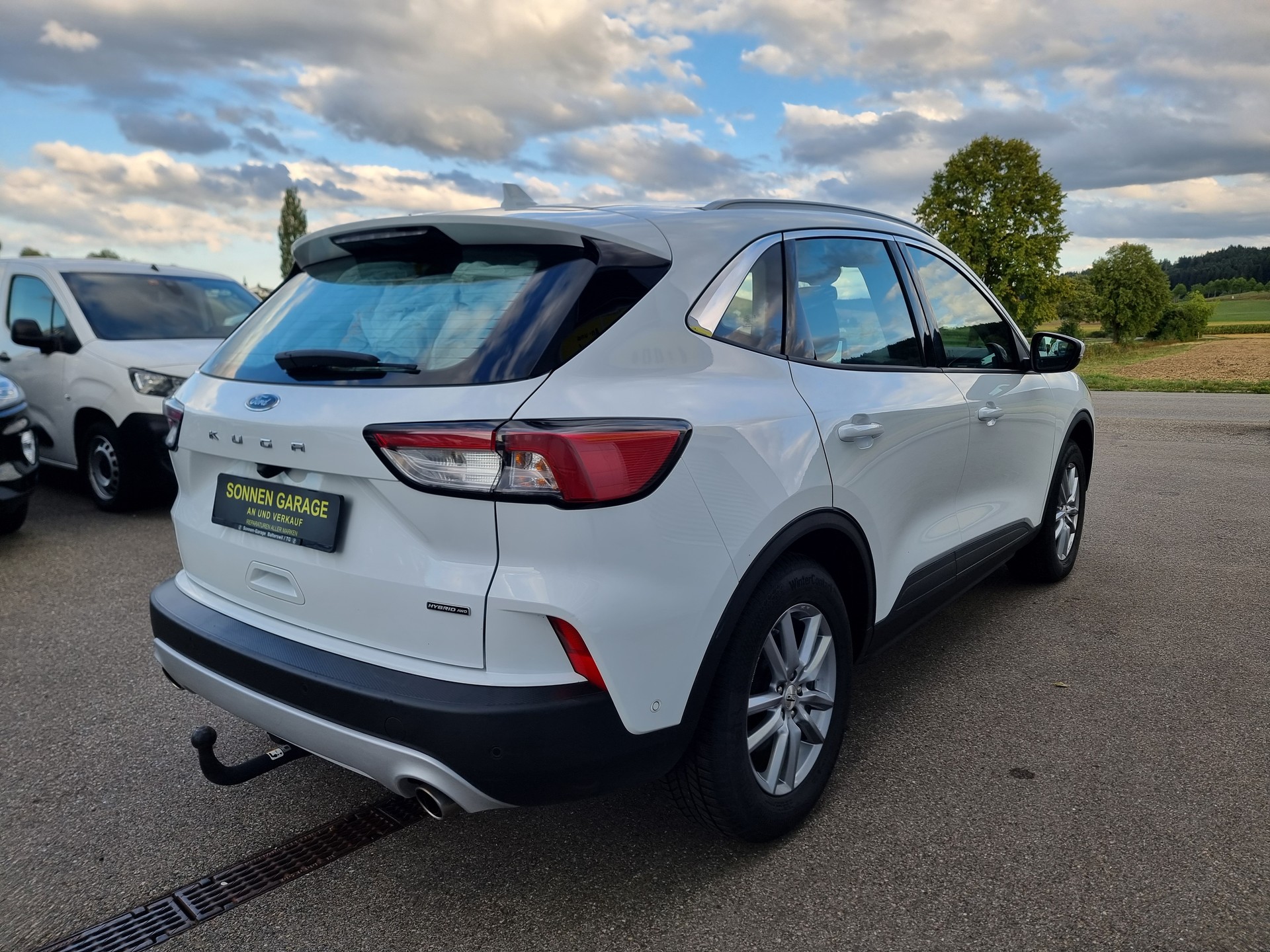 FORD Kuga 2.5 FHEV Titanium 4WD-image-11