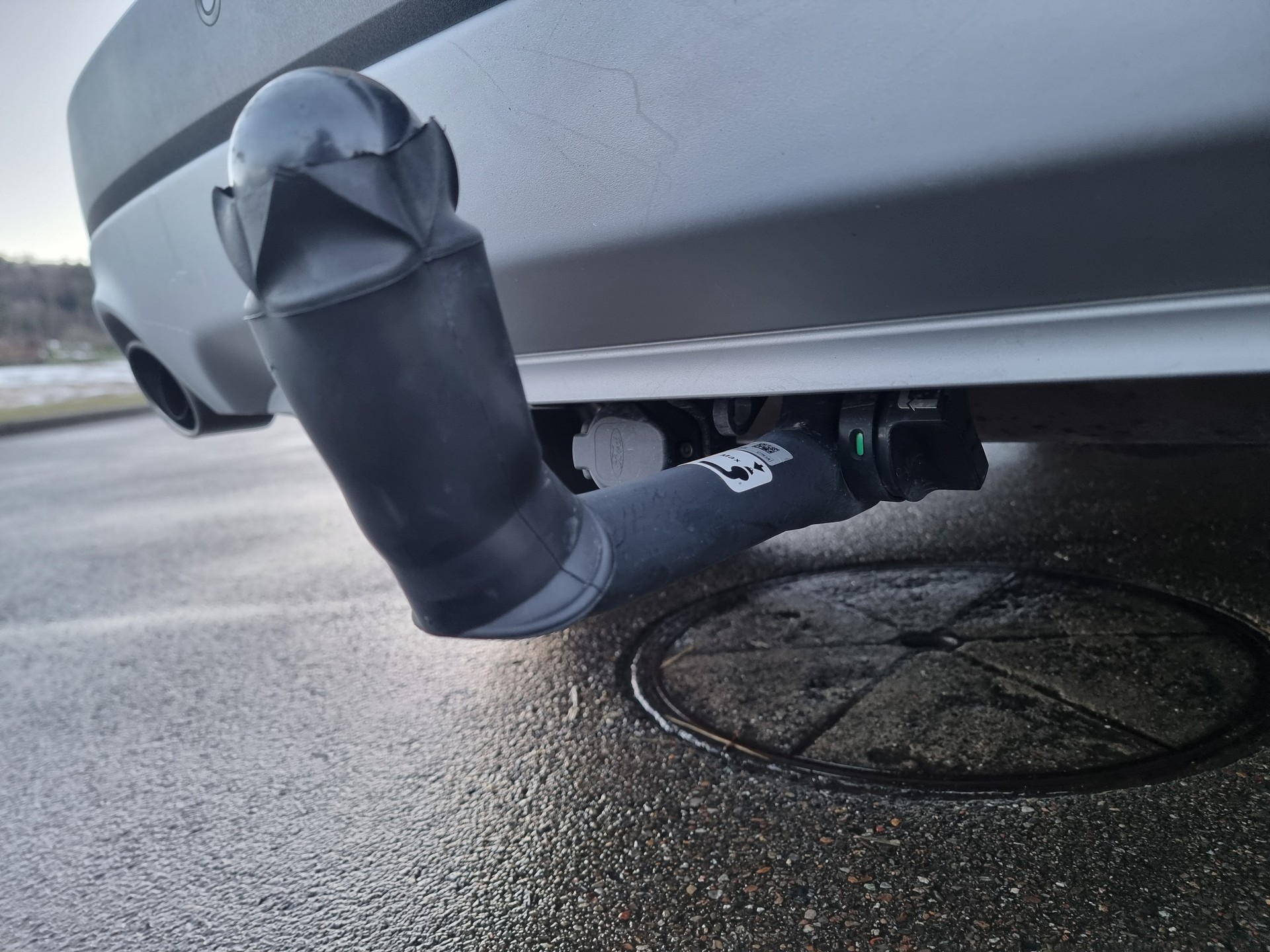 FORD Kuga 2.5 FHEV Titanium 4WD-image-14