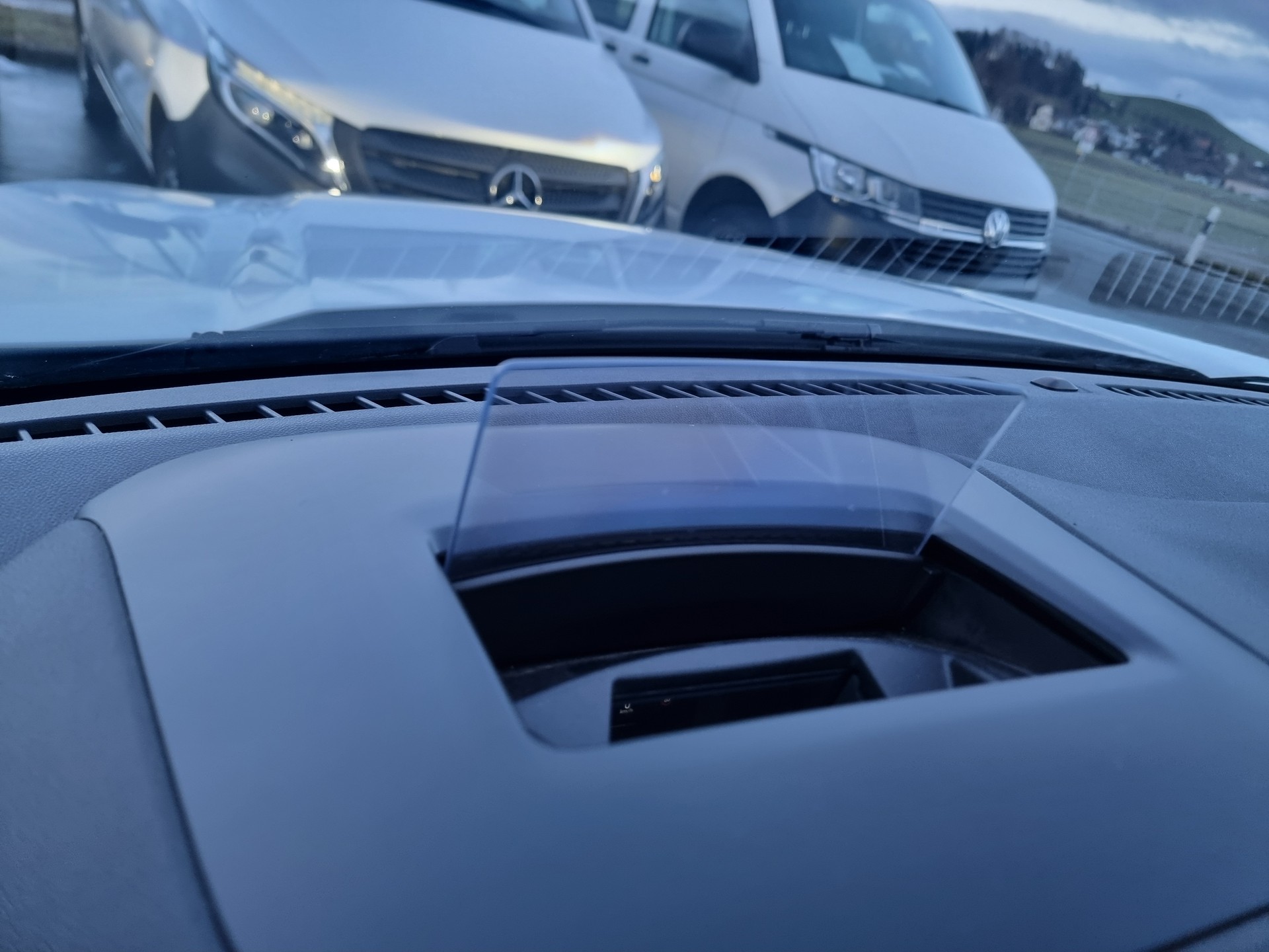 FORD Kuga 2.5 FHEV Titanium 4WD-image-3