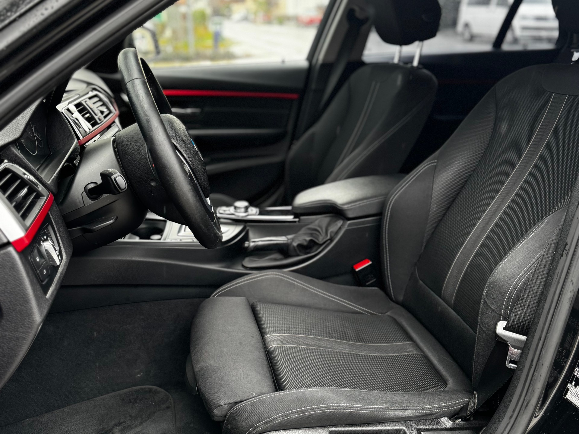 BMW 318d Touring Steptronic-image-7