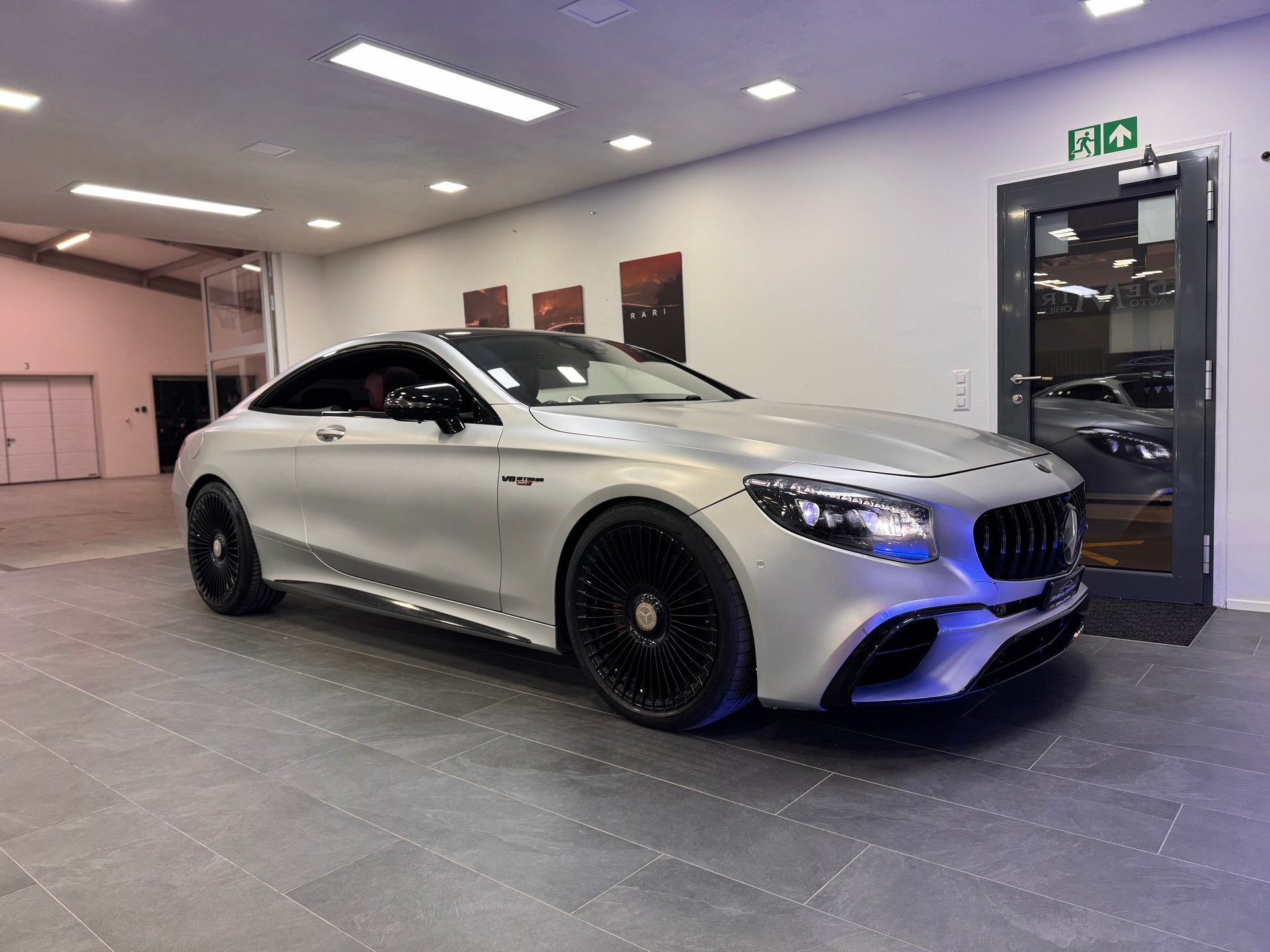 MERCEDES-BENZ S 500 Coupé 4Matic 7G-Tronic *S63 Facelift Umbau / Silber Matt / Night Vision / 3D Burmester Soundsystem / Head-Up / 360 Kamera*-image-2