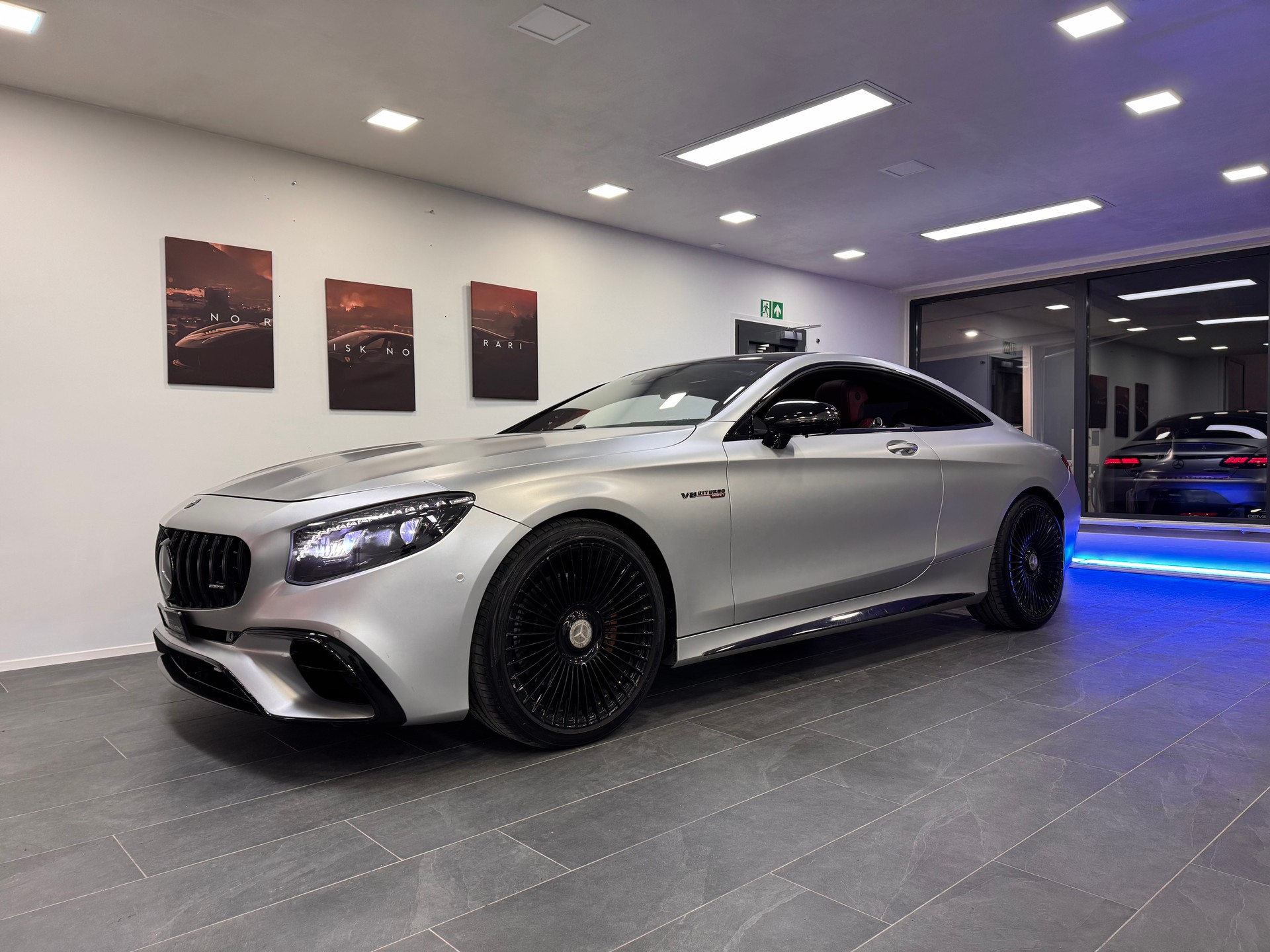 MERCEDES-BENZ S 500 Coupé 4Matic 7G-Tronic *S63 Facelift Umbau / Silber Matt / Night Vision / 3D Burmester Soundsystem / Head-Up / 360 Kamera*