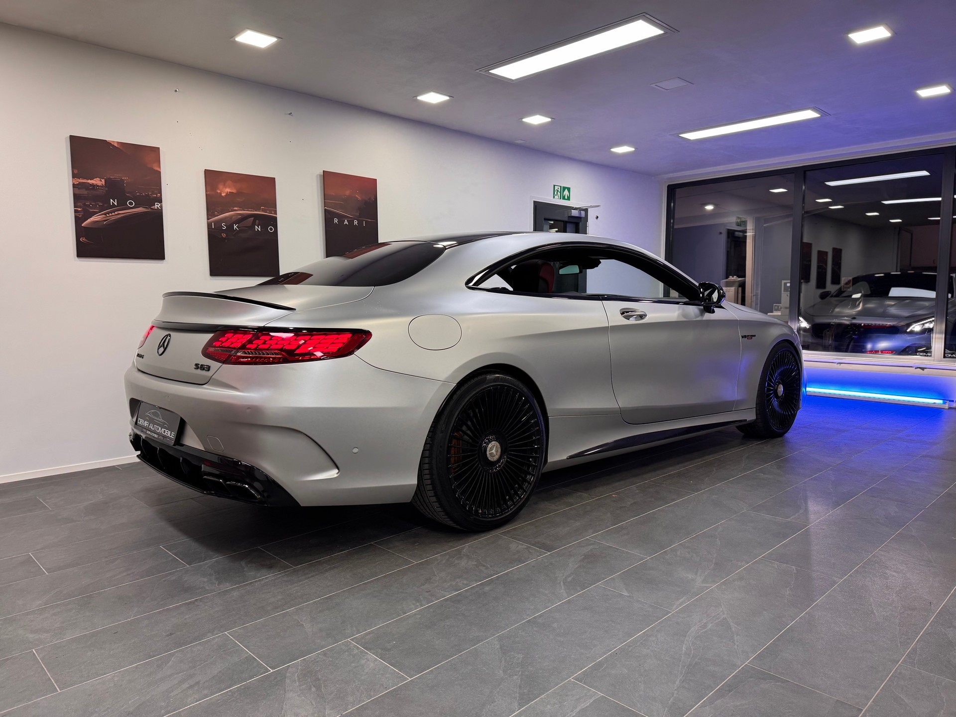 MERCEDES-BENZ S 500 Coupé 4Matic 7G-Tronic *S63 Facelift Umbau / Silber Matt / Night Vision / 3D Burmester Soundsystem / Head-Up / 360 Kamera*-image-3