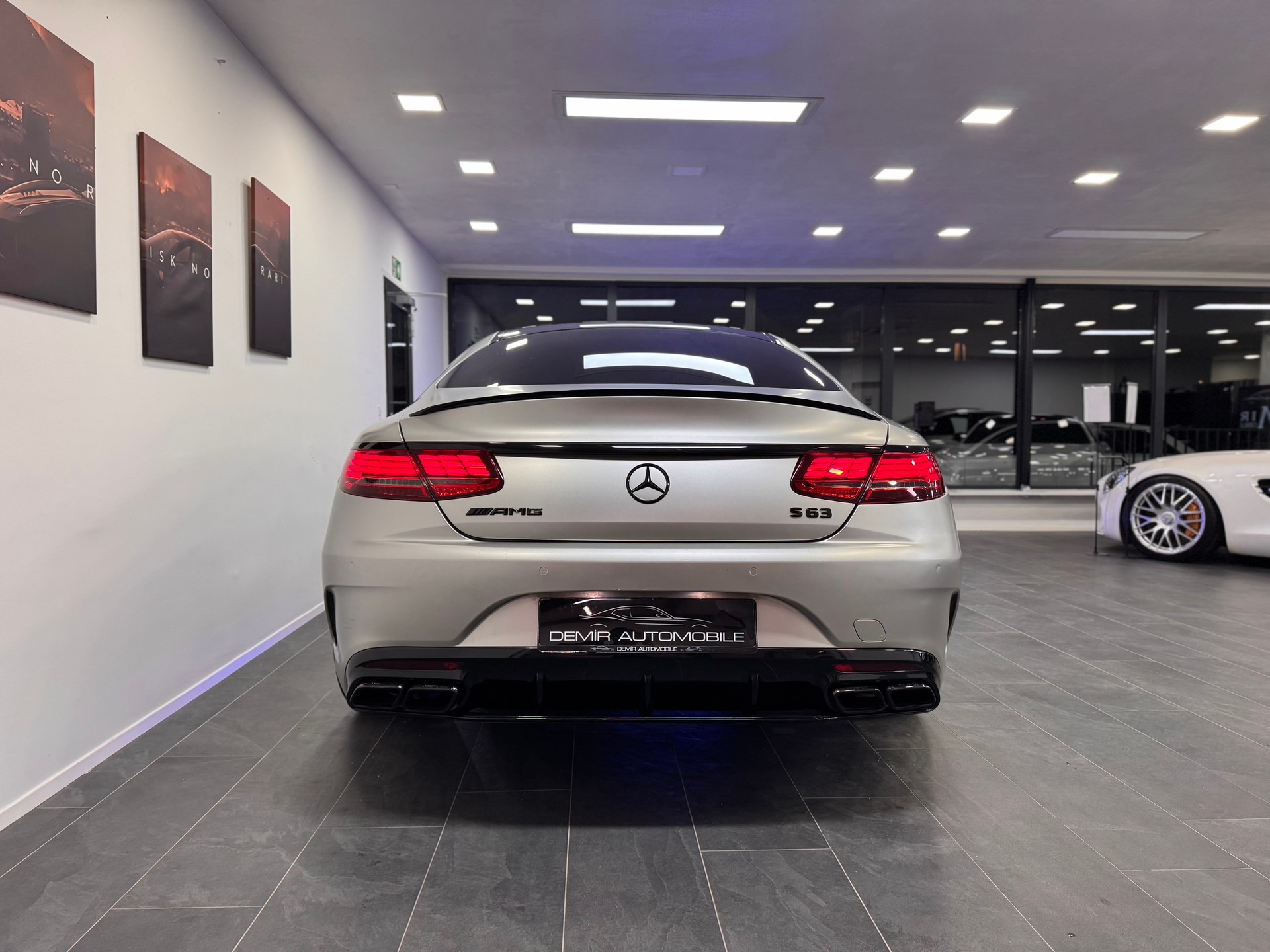 MERCEDES-BENZ S 500 Coupé 4Matic 7G-Tronic *S63 Facelift Umbau / Silber Matt / Night Vision / 3D Burmester Soundsystem / Head-Up / 360 Kamera*-image-4