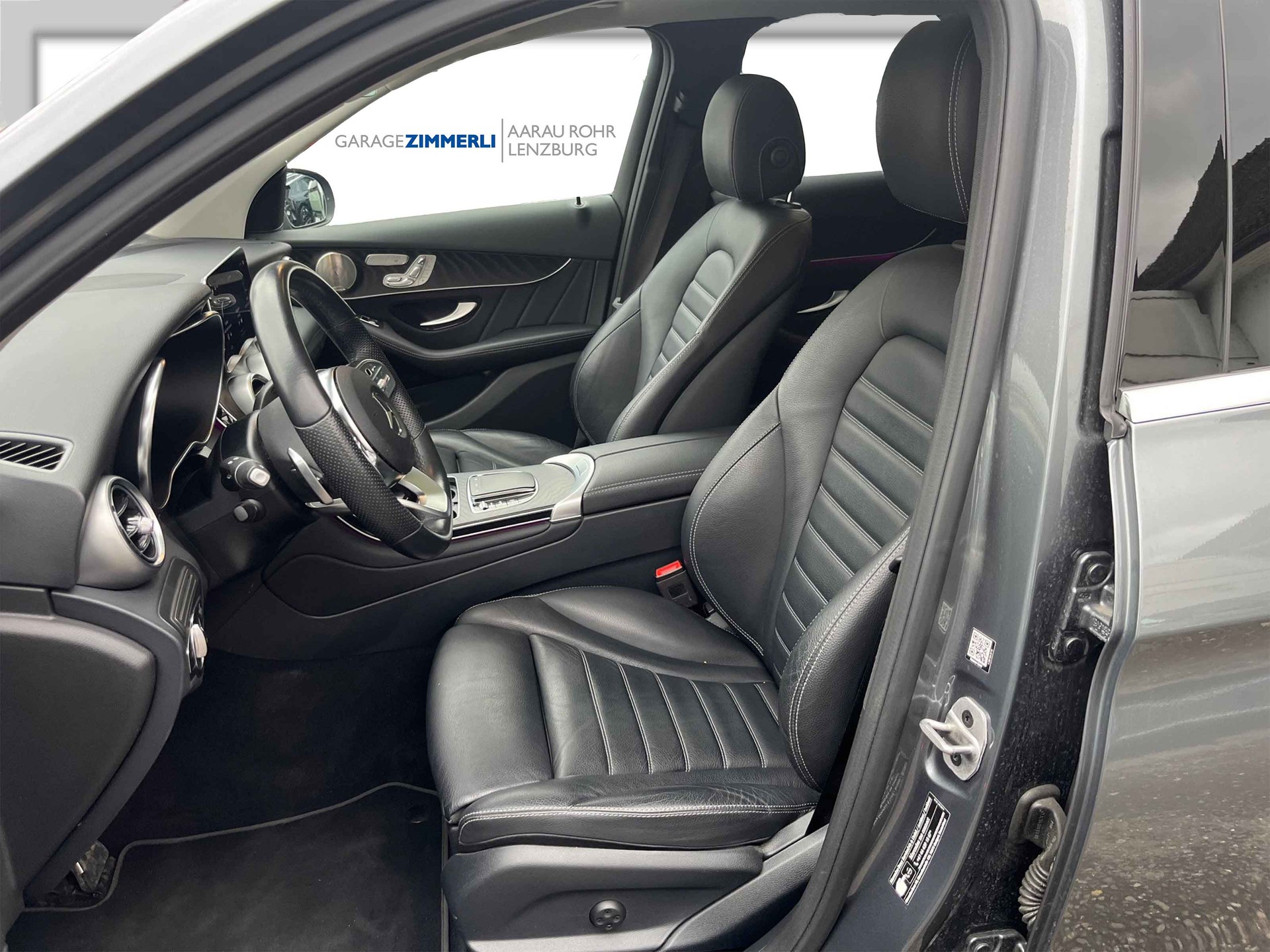 MERCEDES-BENZ GLC 300 de AMG Line 4Matic 9G-Tronic-image-5
