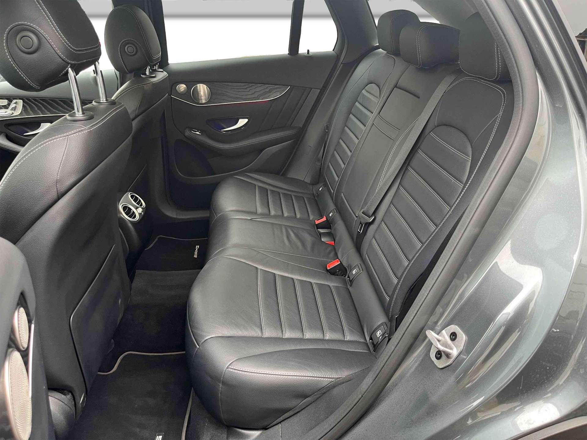 MERCEDES-BENZ GLC 300 de AMG Line 4Matic 9G-Tronic-image-7