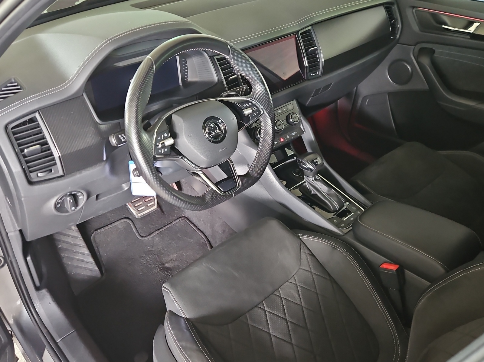 SKODA Kodiaq 2.0 TDI CR SportLine 4x4 DSG-image-6