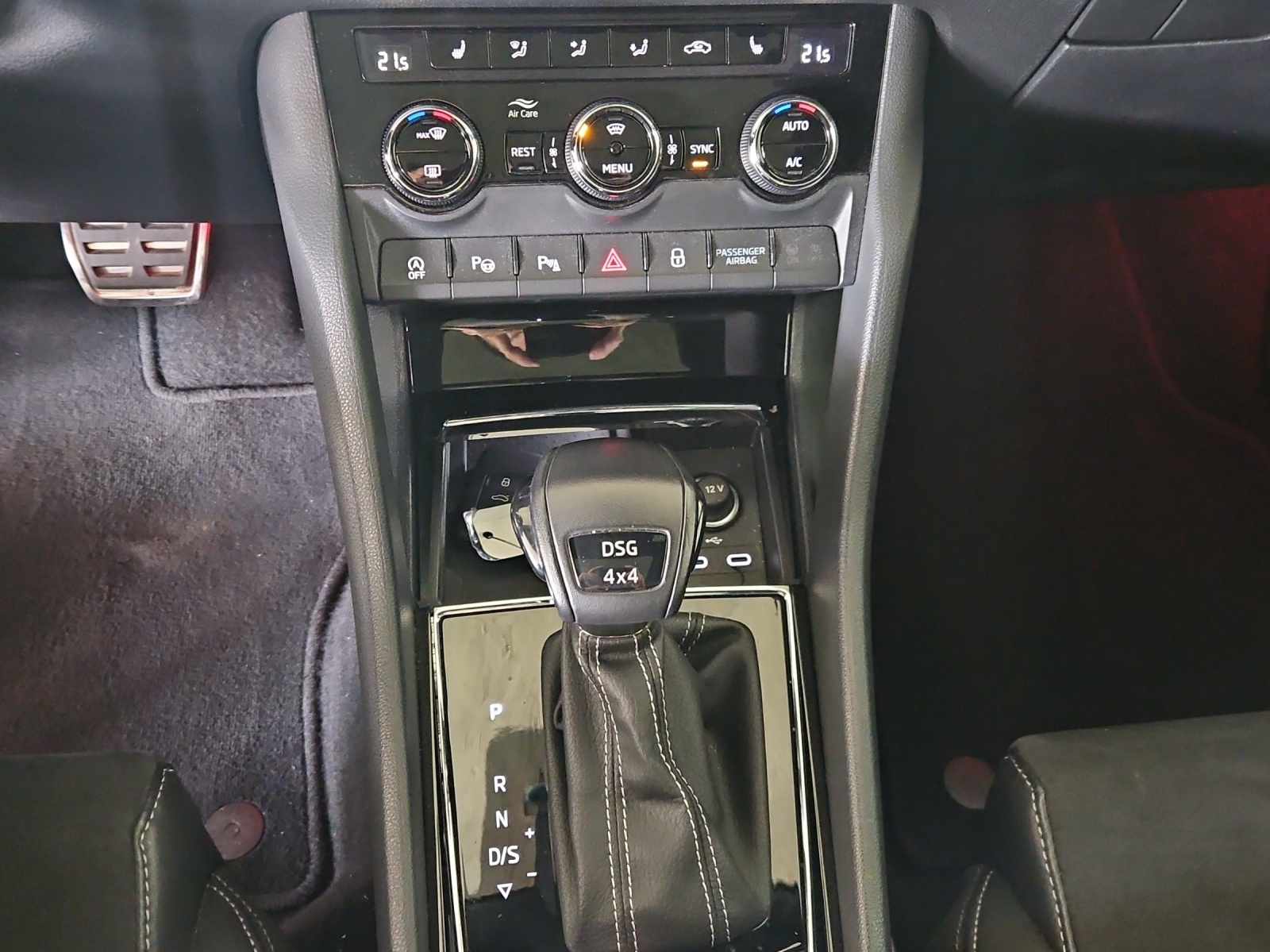 SKODA Kodiaq 2.0 TDI CR SportLine 4x4 DSG-image-20
