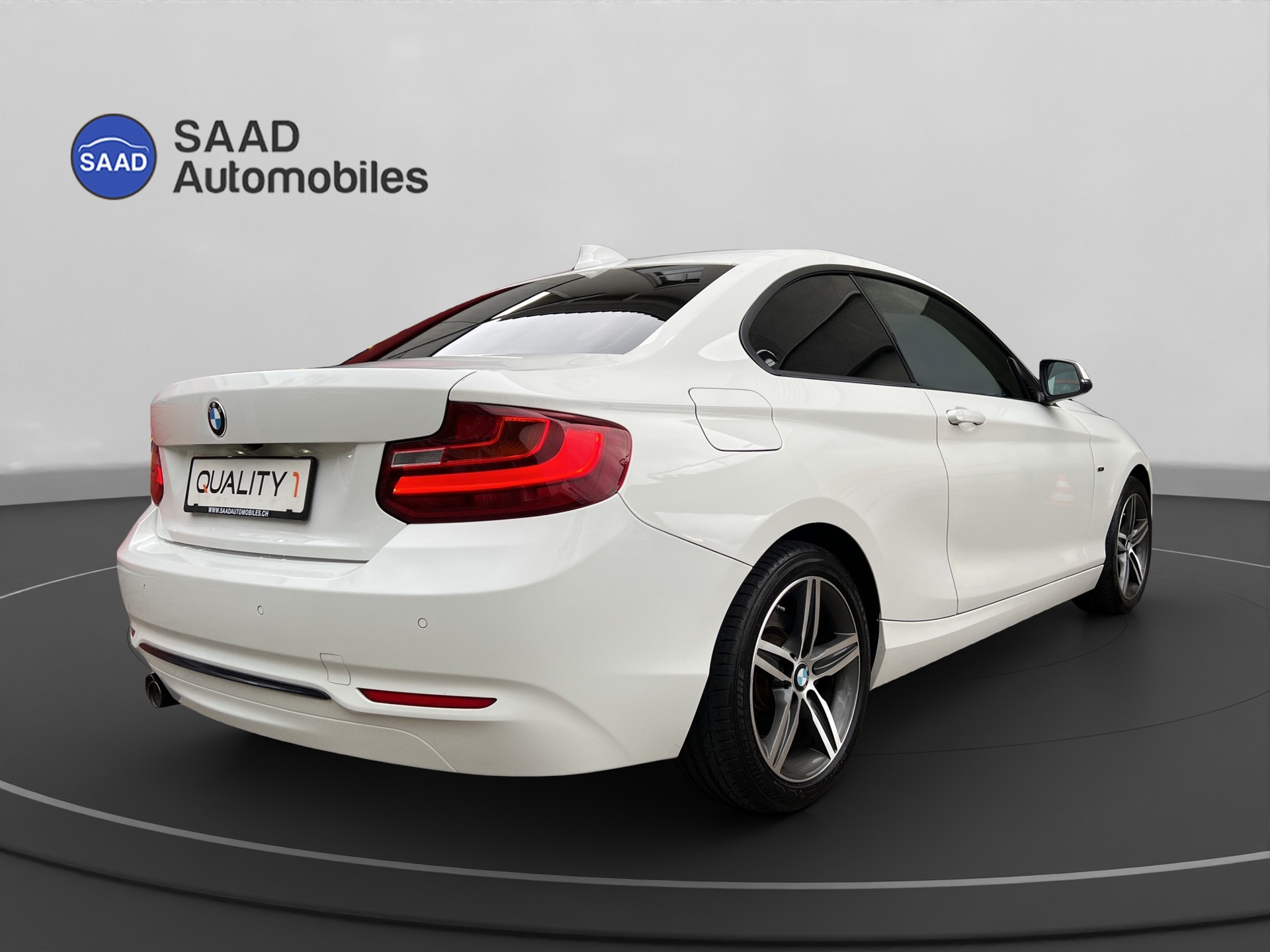 BMW 220d Sport Line-image-5
