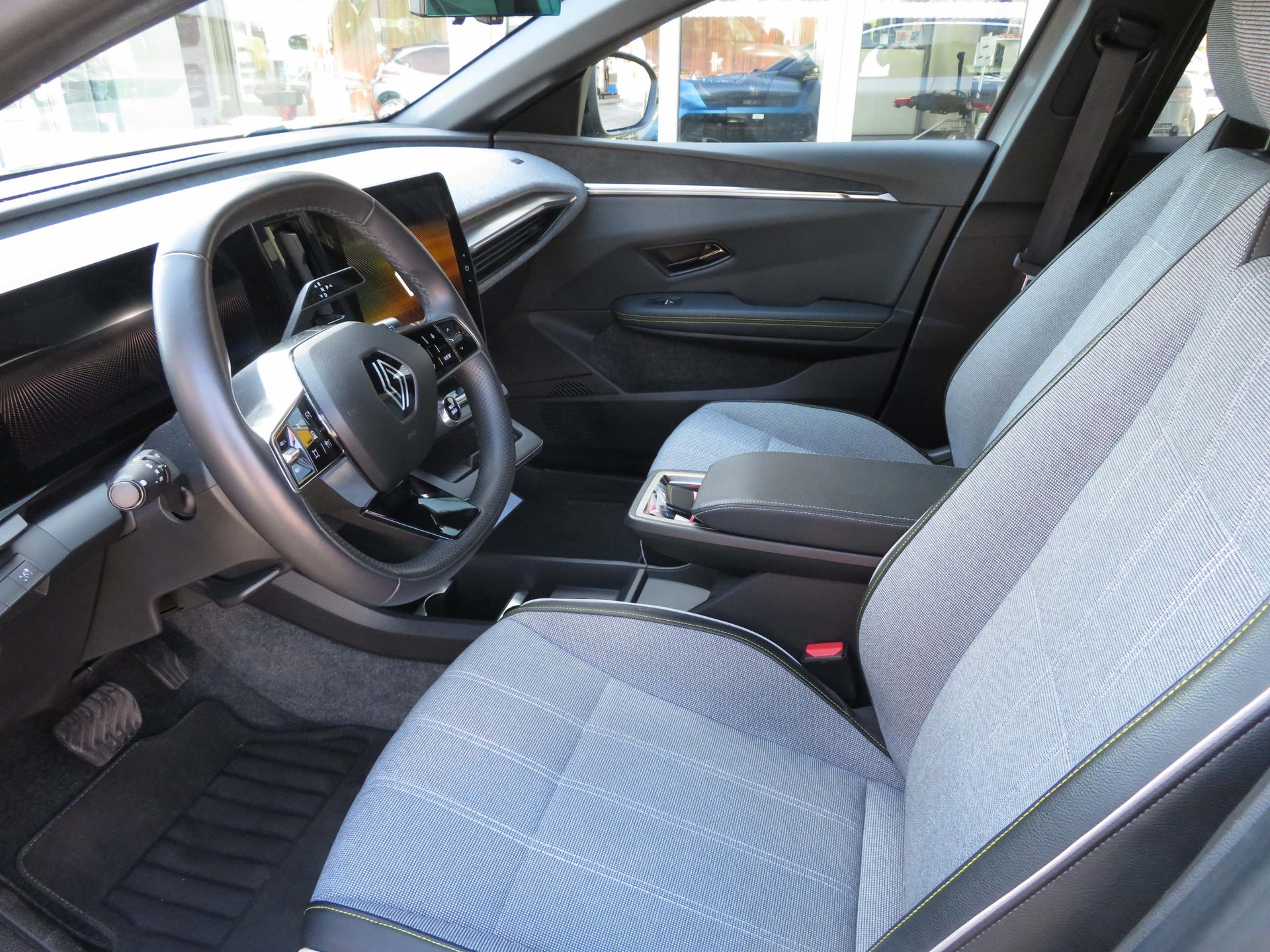 RENAULT Mégane E-Tech techno-image-6
