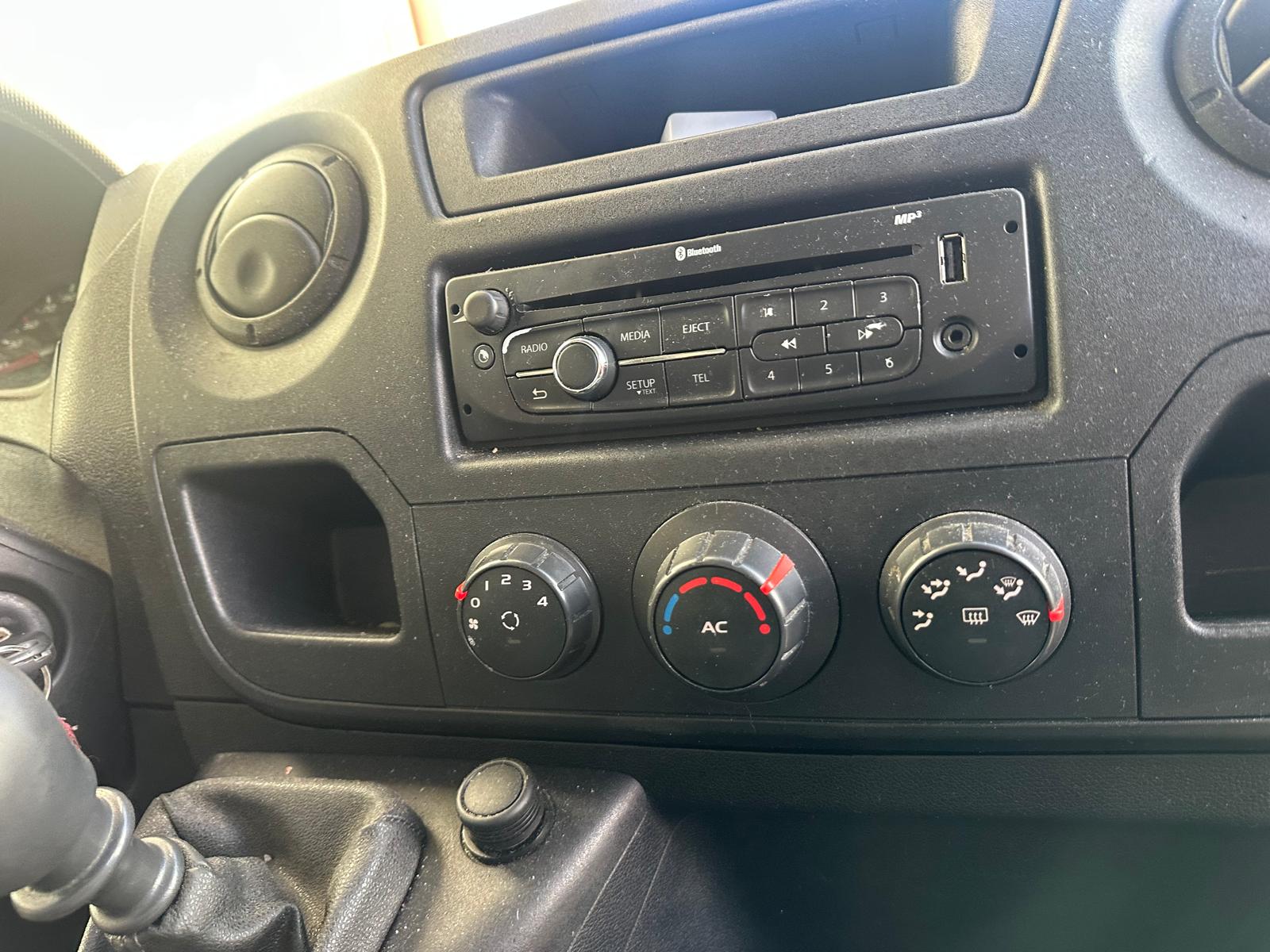 RENAULT Master T35 2.3dCi L3H1-image-6