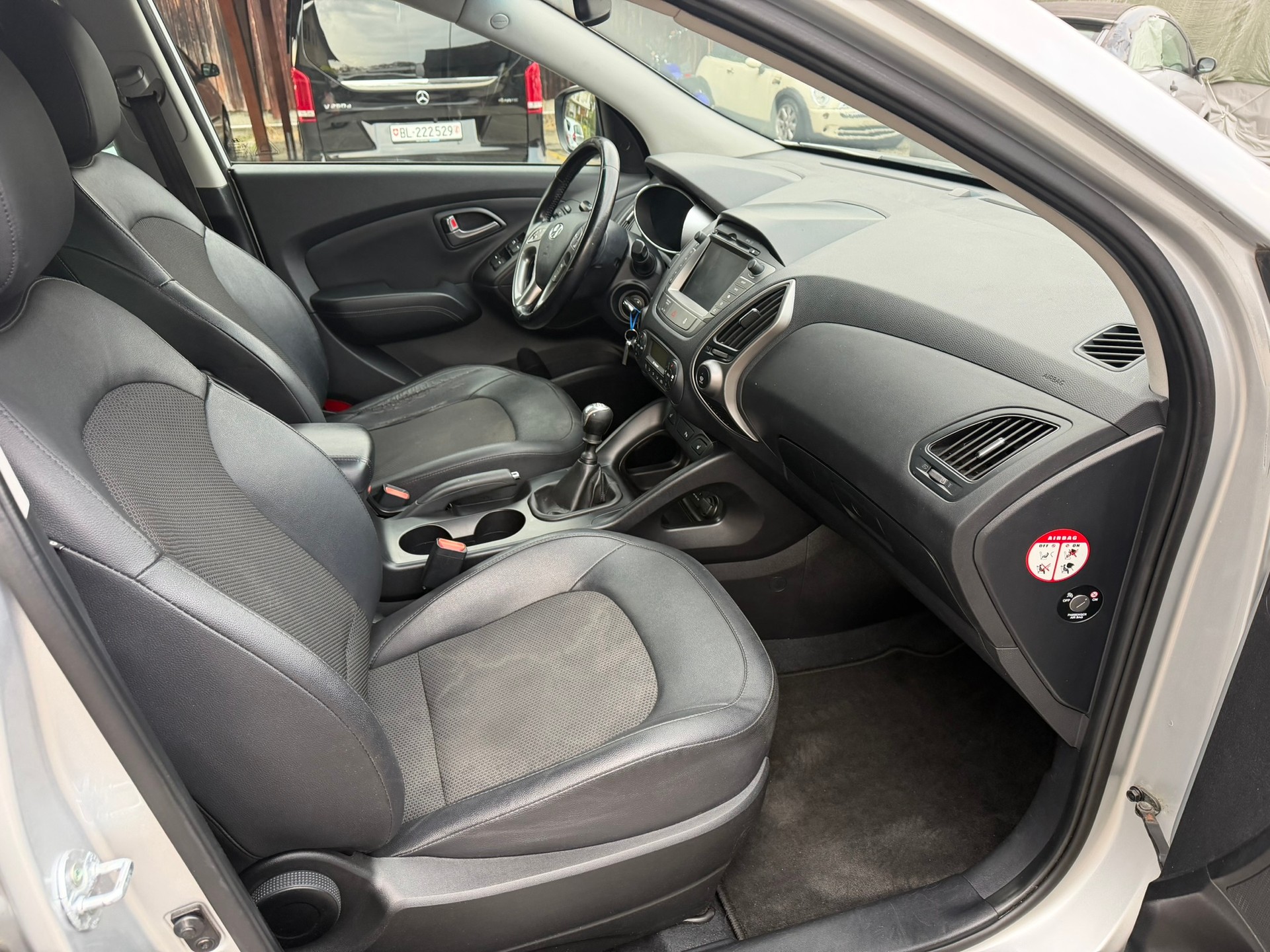 HYUNDAI iX 35 2.0 CRDi Style 4WD-image-8
