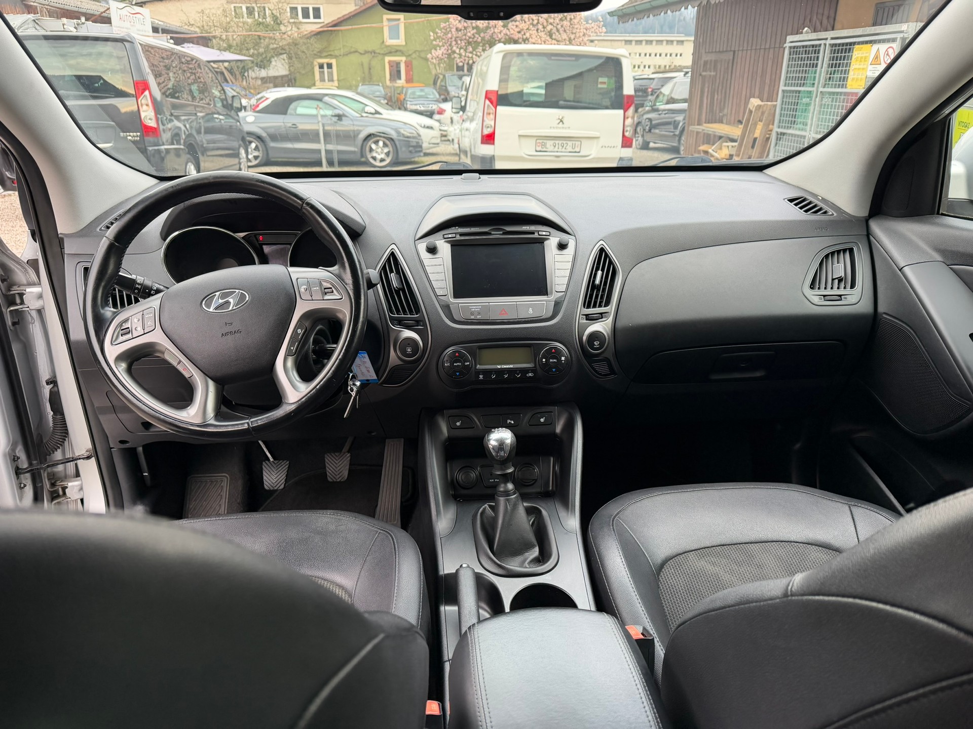 HYUNDAI iX 35 2.0 CRDi Style 4WD-image-6