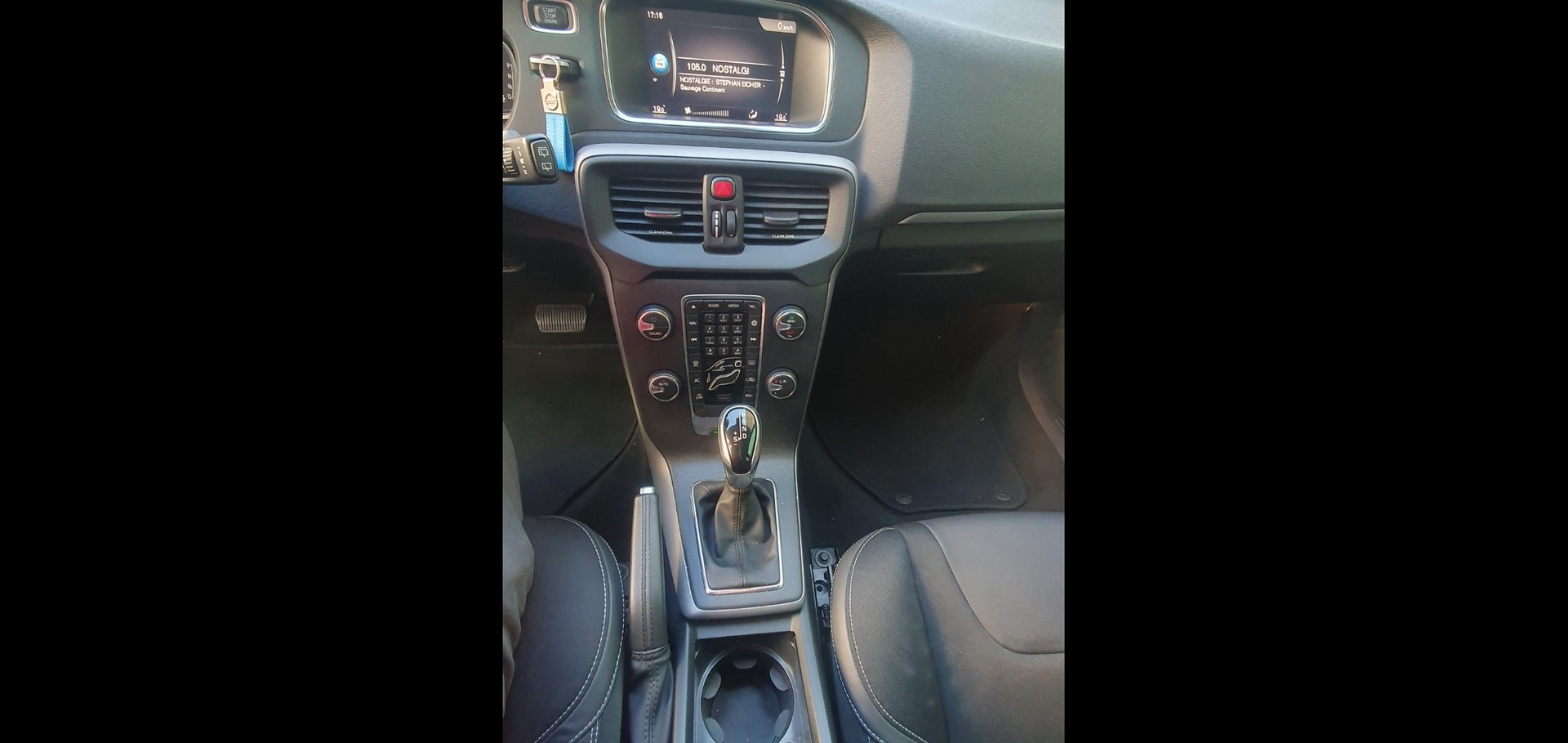 VOLVO V40 T2 Momentum Geartronic-image-14