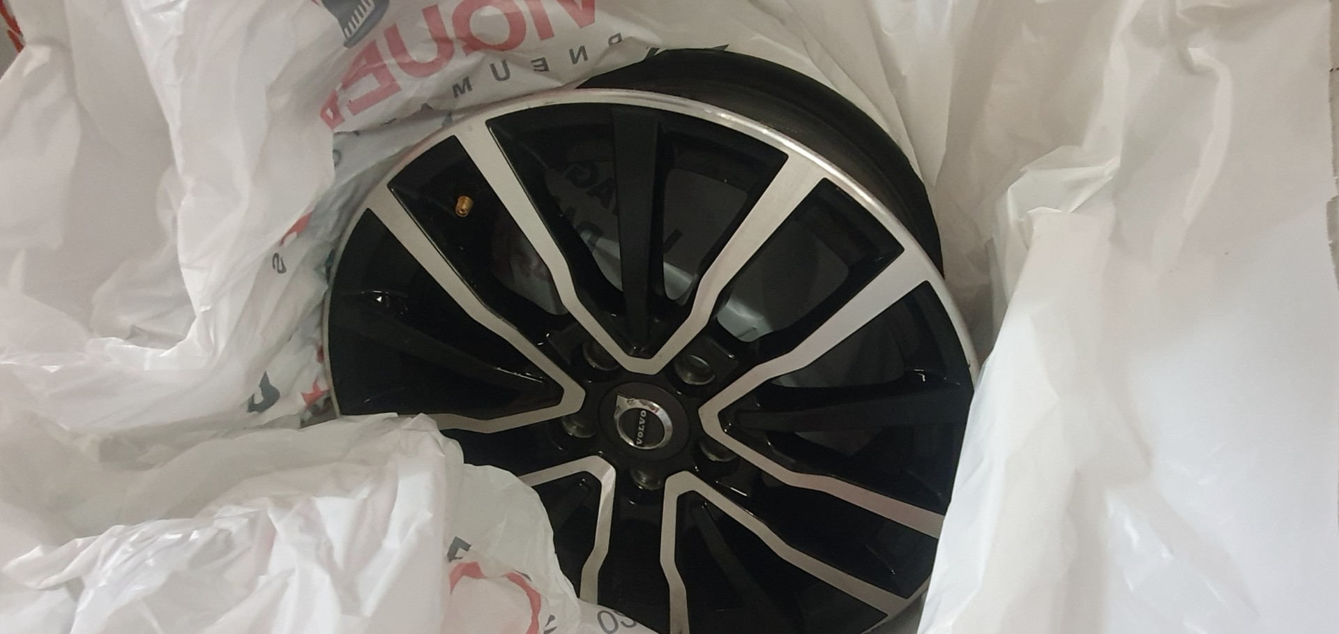 VOLVO V40 T2 Momentum Geartronic-image-15