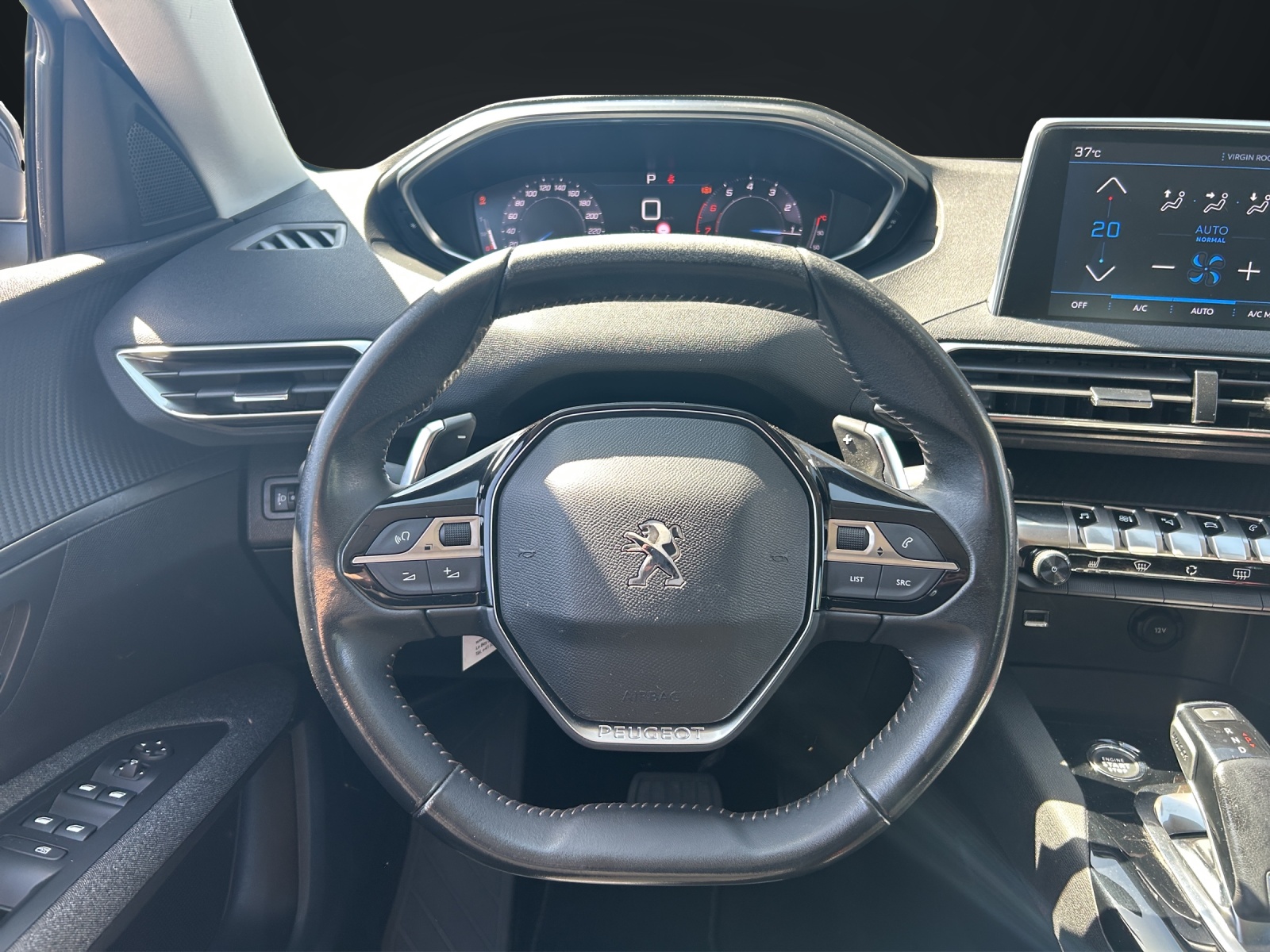 PEUGEOT 5008 1.2 Pure Tech Active Pack EAT8-image-15