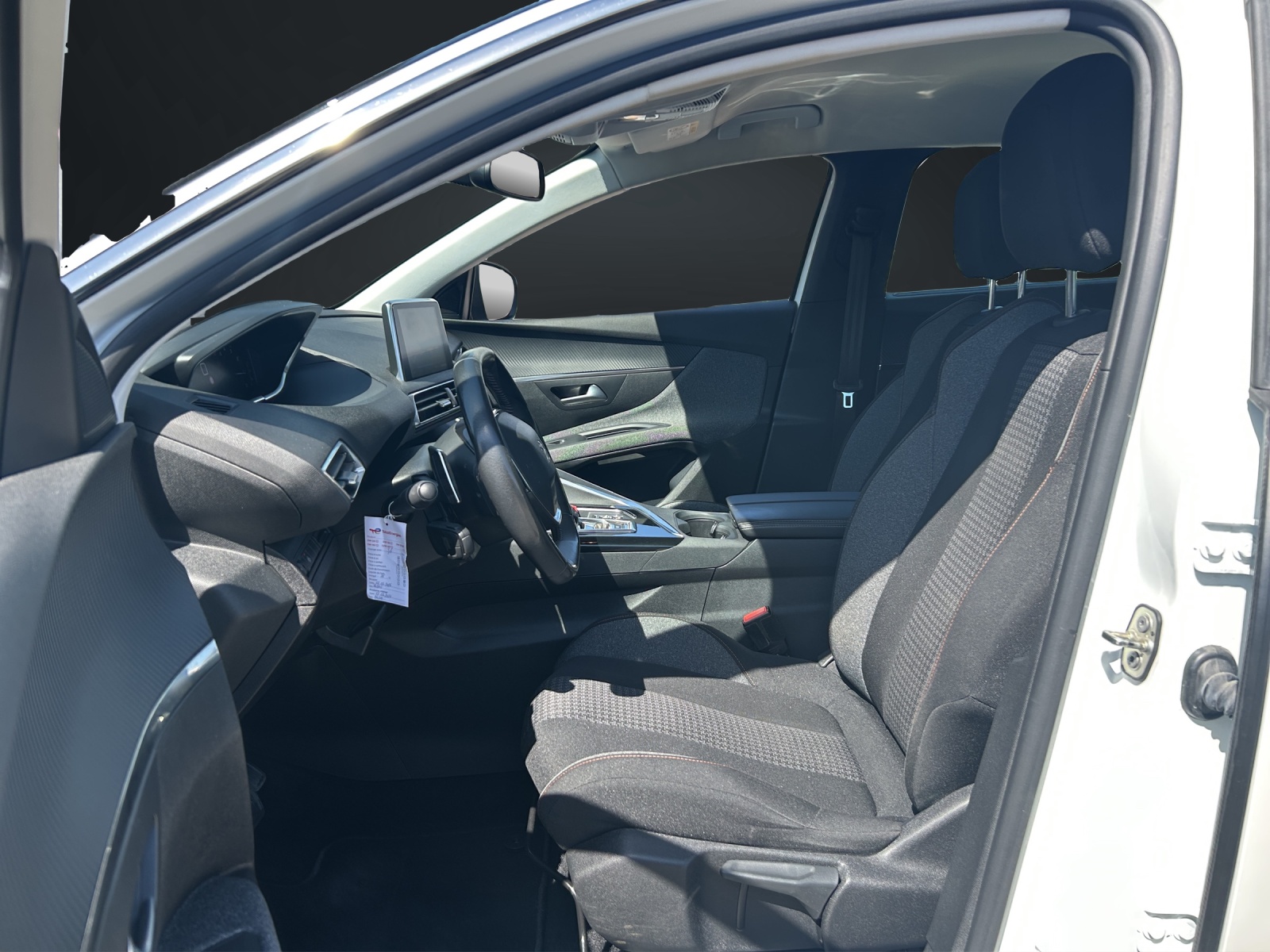 PEUGEOT 5008 1.2 Pure Tech Active Pack EAT8-image-11