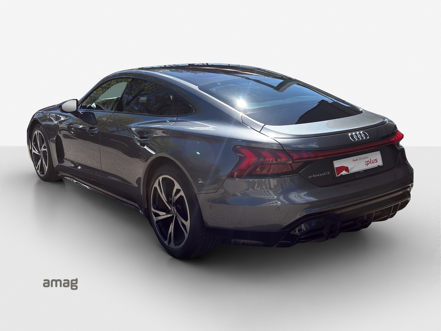AUDI e-tron GT quattro-image-2