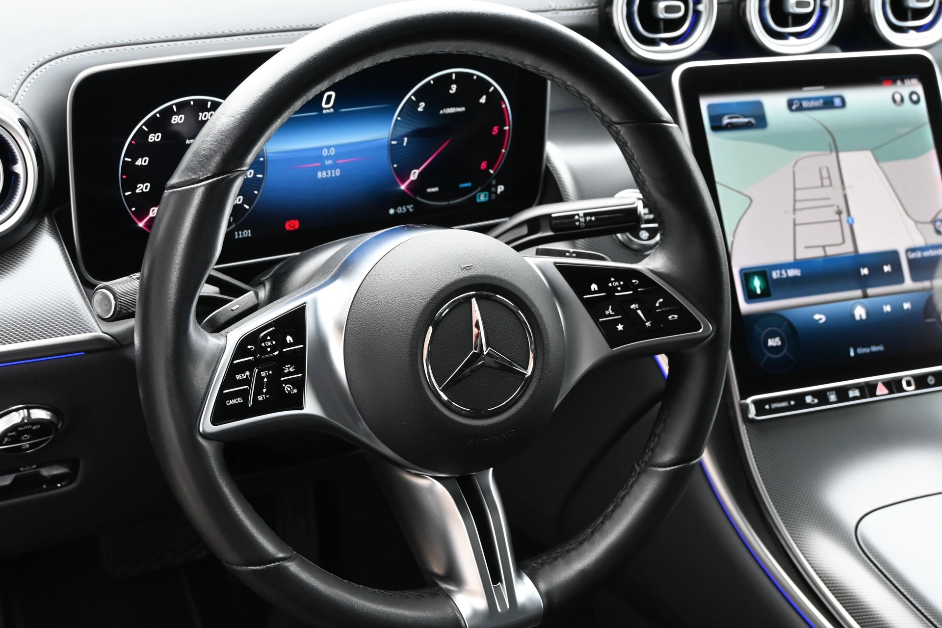 MERCEDES-BENZ GLC 220 d 4Matic Avantgarde 9G-Tronic (CH Auto) + AHK 2500kg-image-16