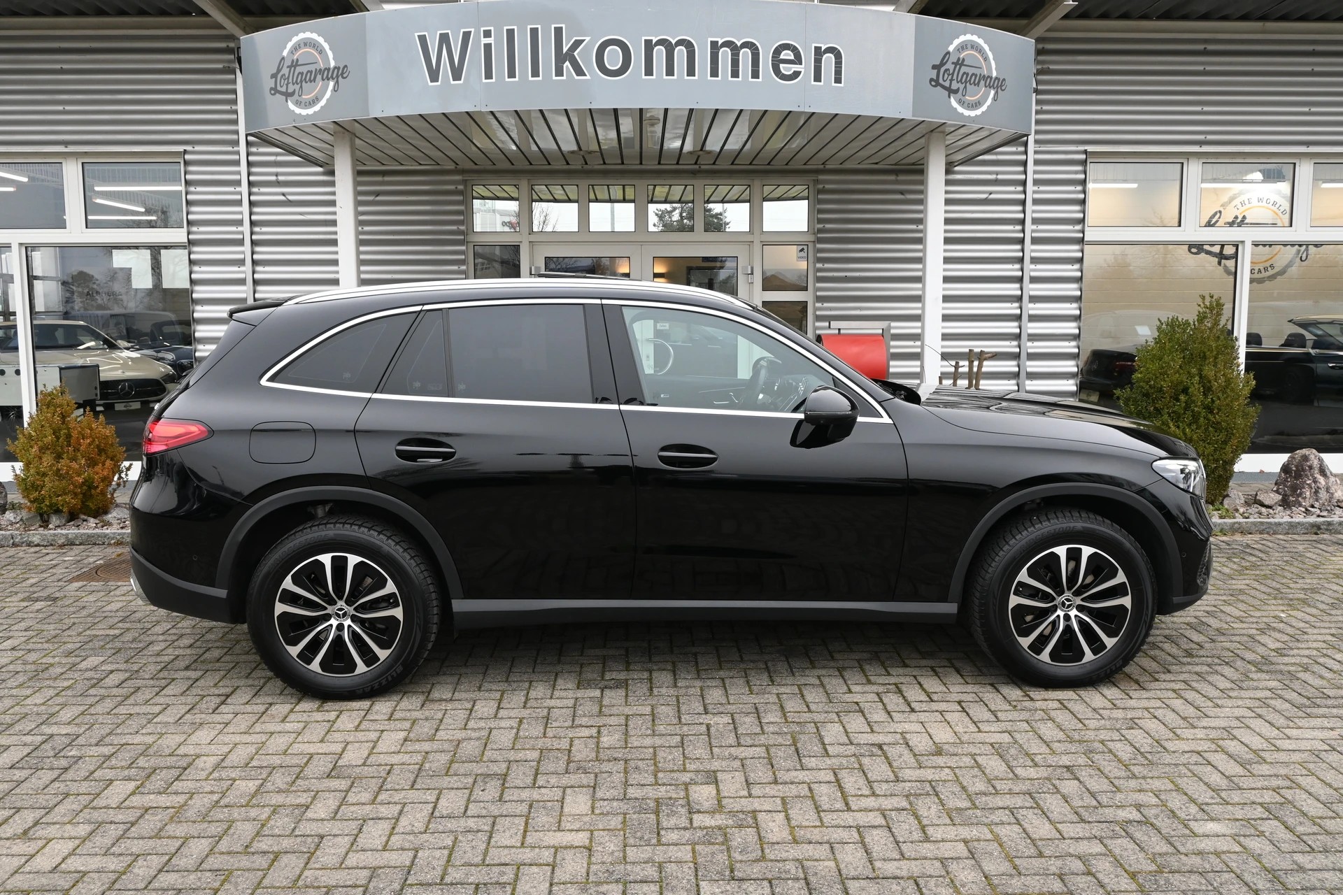MERCEDES-BENZ GLC 220 d 4Matic Avantgarde 9G-Tronic (CH Auto) + AHK 2500kg-image-4