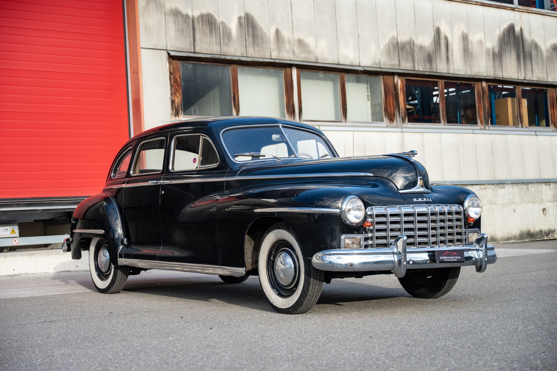 DODGE Custom Sedan-image-3