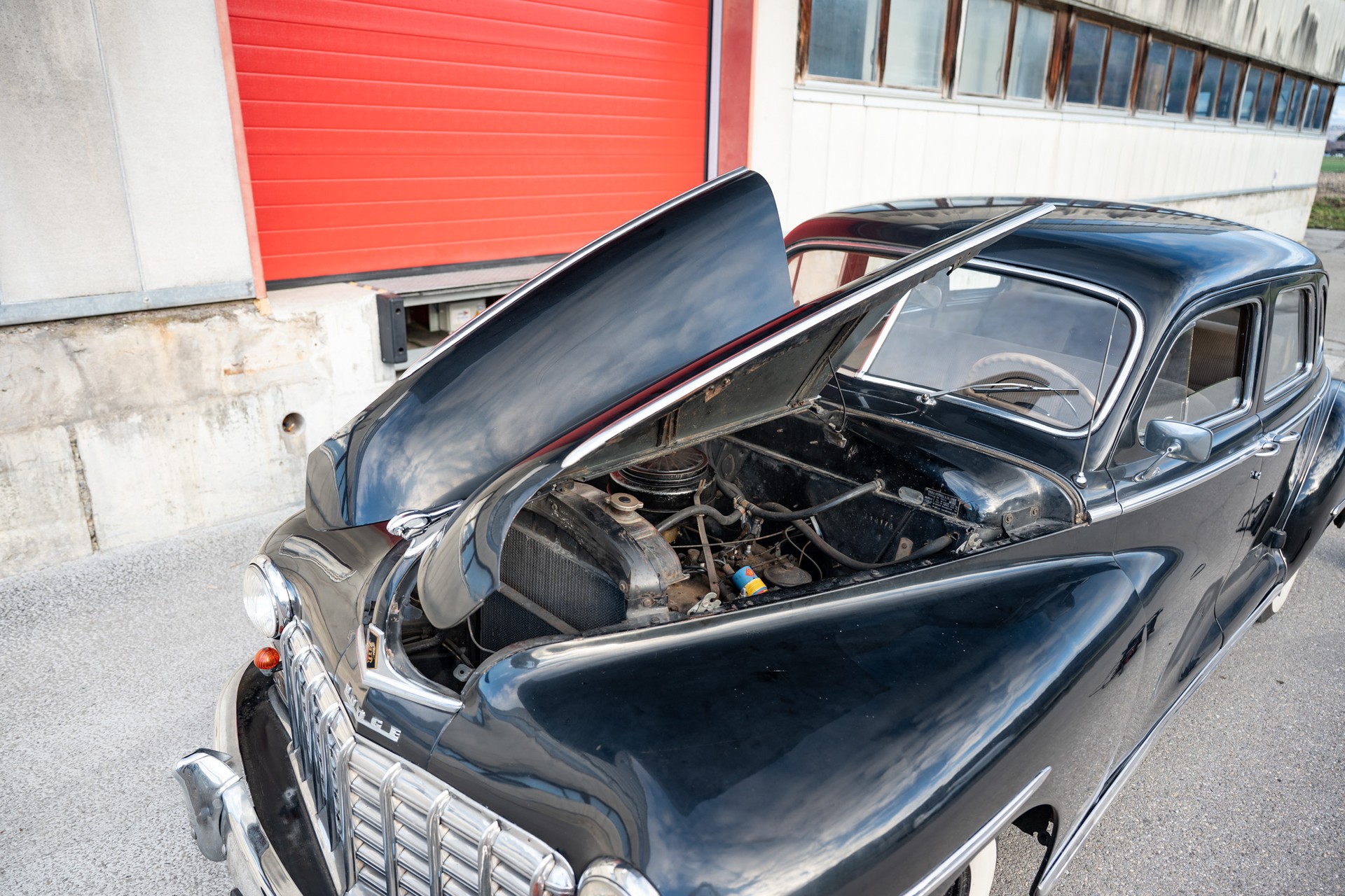 DODGE Custom Sedan-image-5