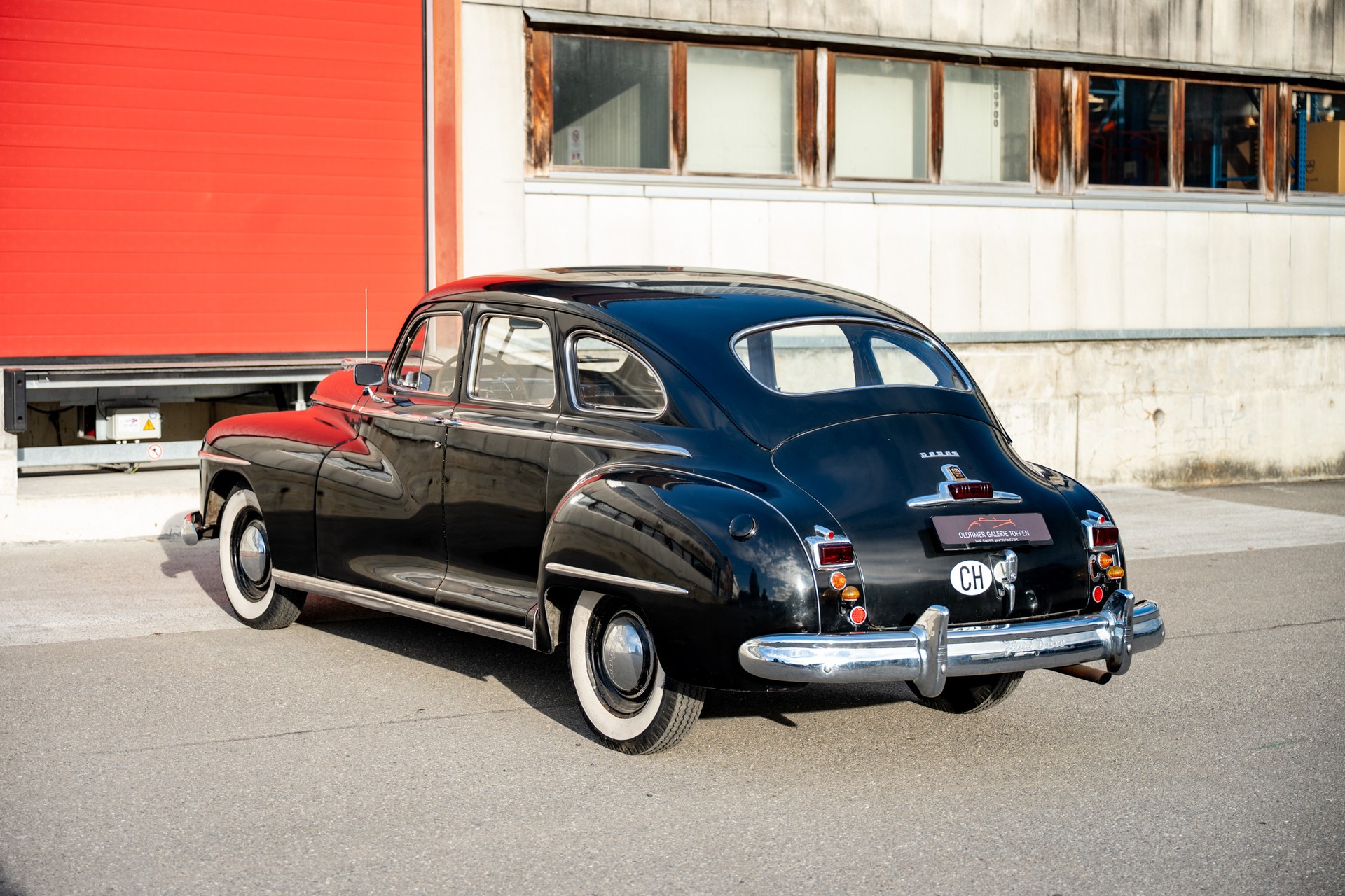 DODGE Custom Sedan-image-11