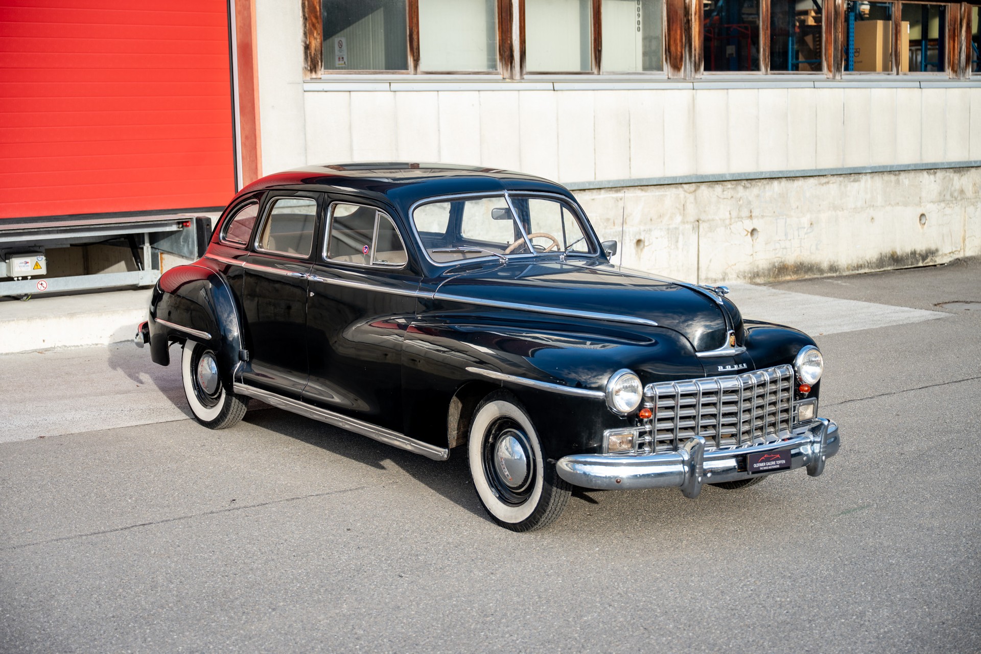 DODGE Custom Sedan-image-4