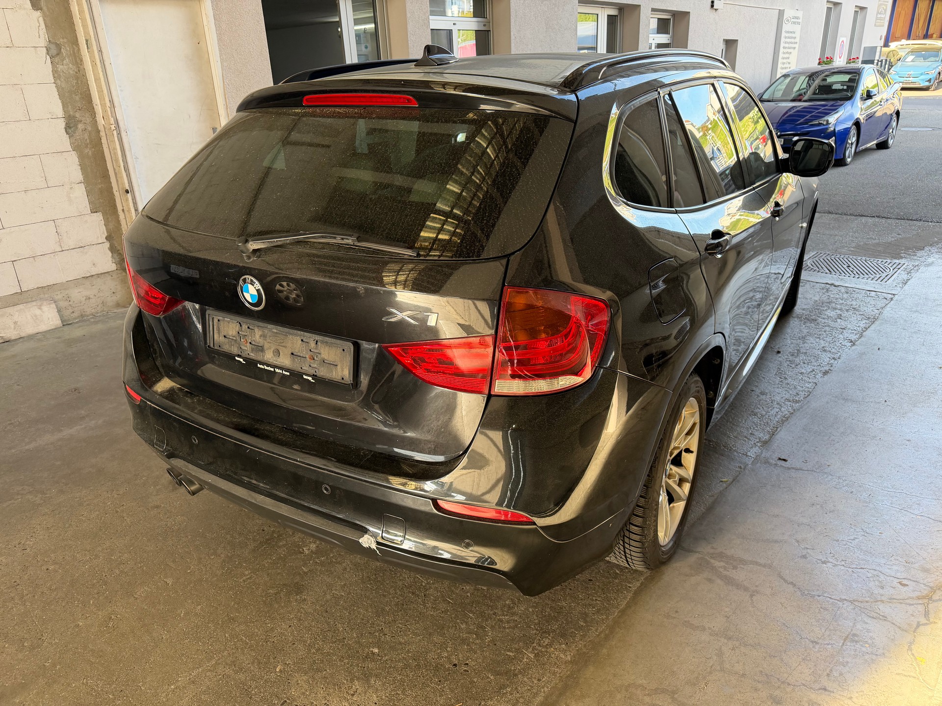 BMW X1 xDrive 28i Steptronic-image-4
