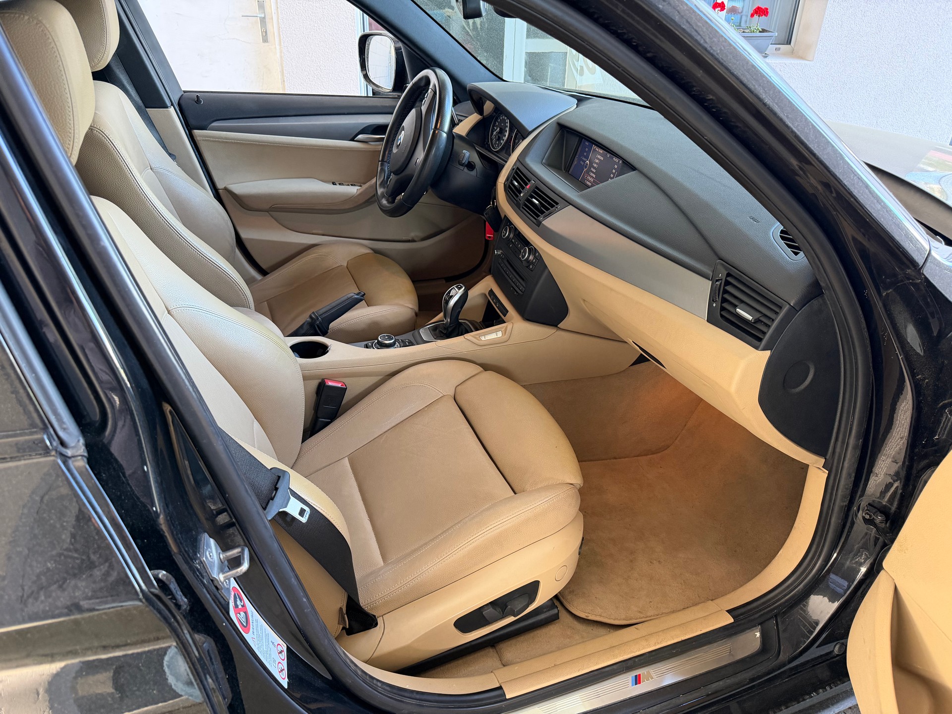 BMW X1 xDrive 28i Steptronic-image-7