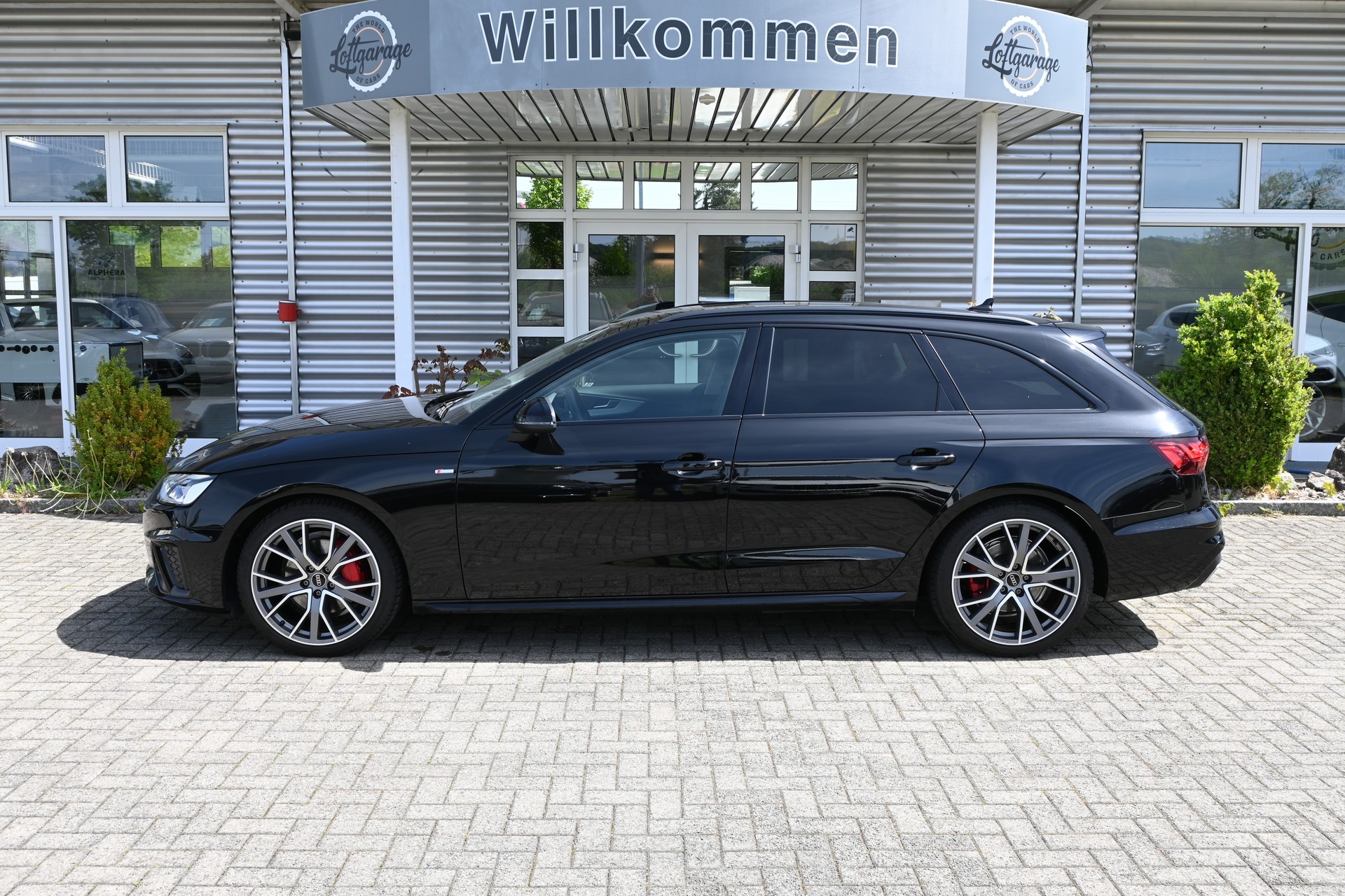 AUDI A4 Avant 40 TDI S line Competition Black quattro S-tronic + Werksgarantie 06.2027-image-5