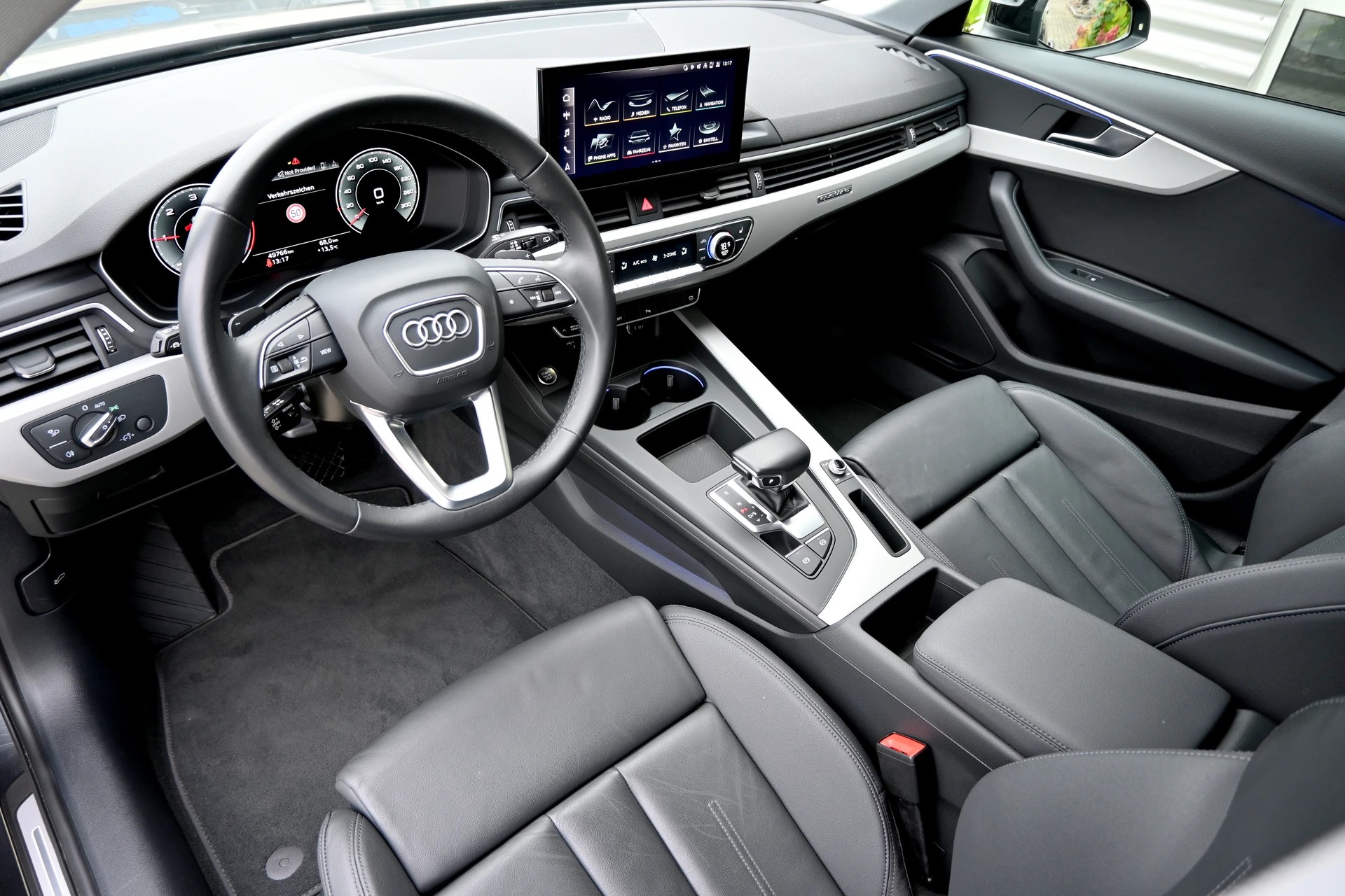 AUDI A4 Avant 40 TDI S line Competition Black quattro S-tronic + Werksgarantie 06.2027-image-8