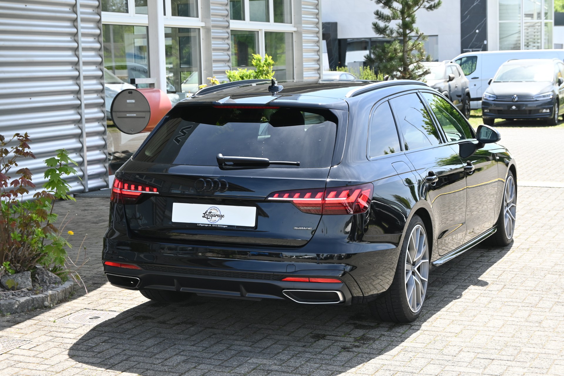 AUDI A4 Avant 40 TDI S line Competition Black quattro S-tronic + Werksgarantie 06.2027-image-7