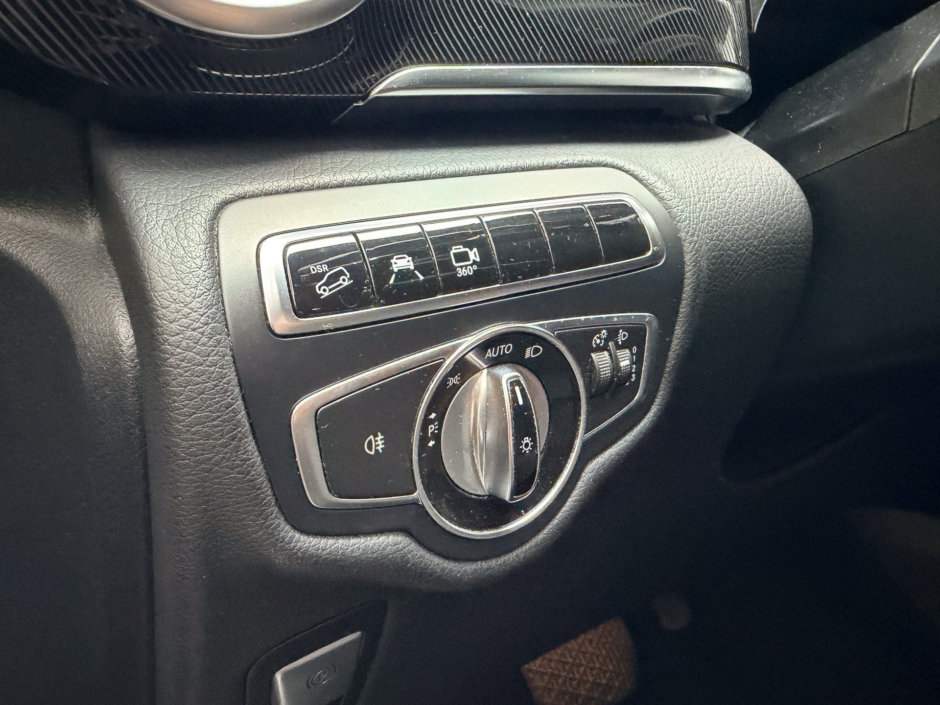 MERCEDES-BENZ V 220 d lang 4Matic 7G-Tronic-image-11