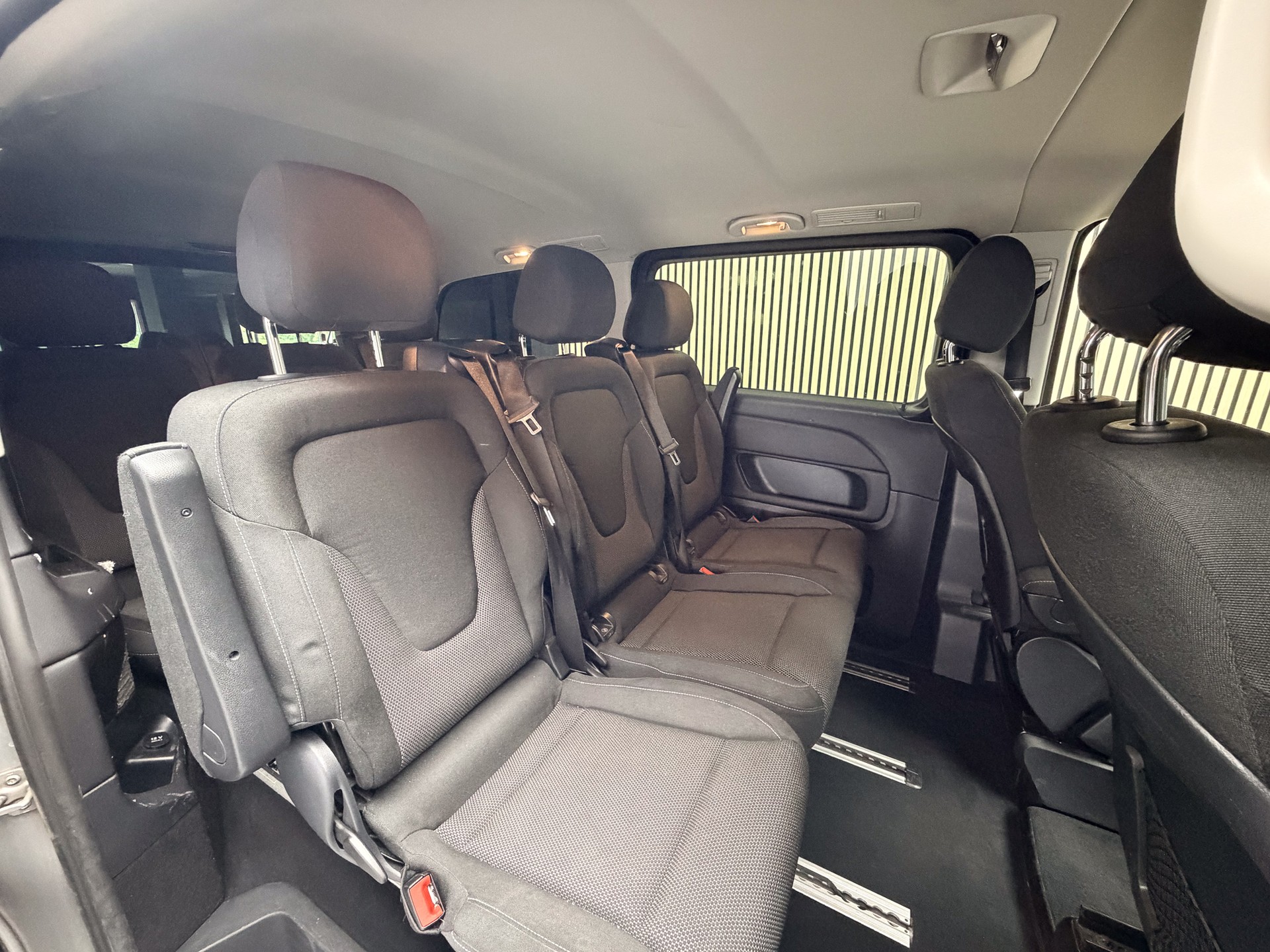 MERCEDES-BENZ V 220 d lang 4Matic 7G-Tronic-image-7