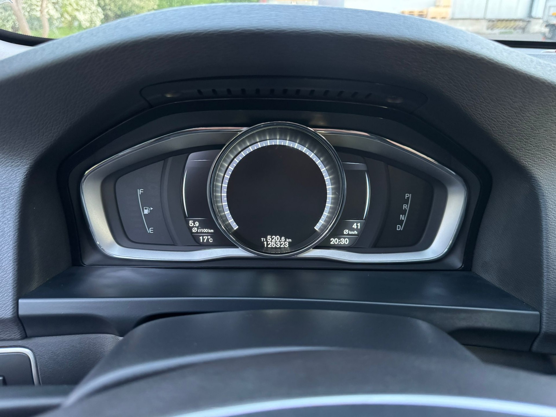 VOLVO V60 D3 Momentum Geartronic-image-18