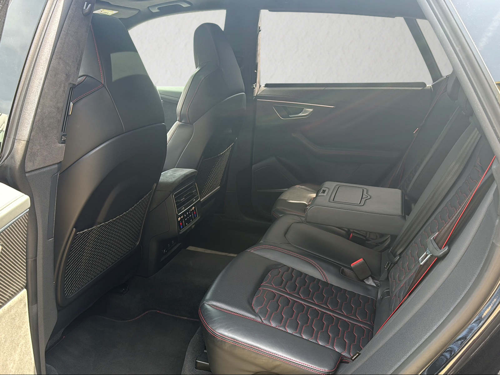 AUDI RSQ8 quattro tiptronic-image-11