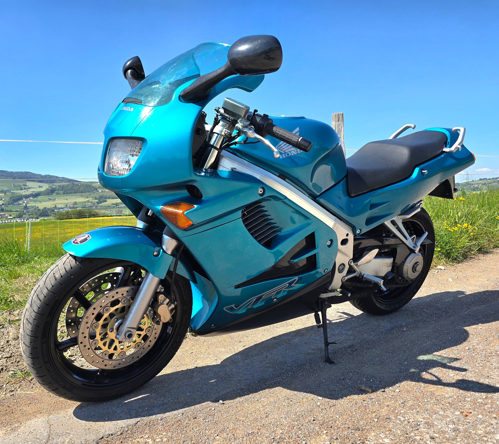 HONDA VFR 750 F R-V-image-3