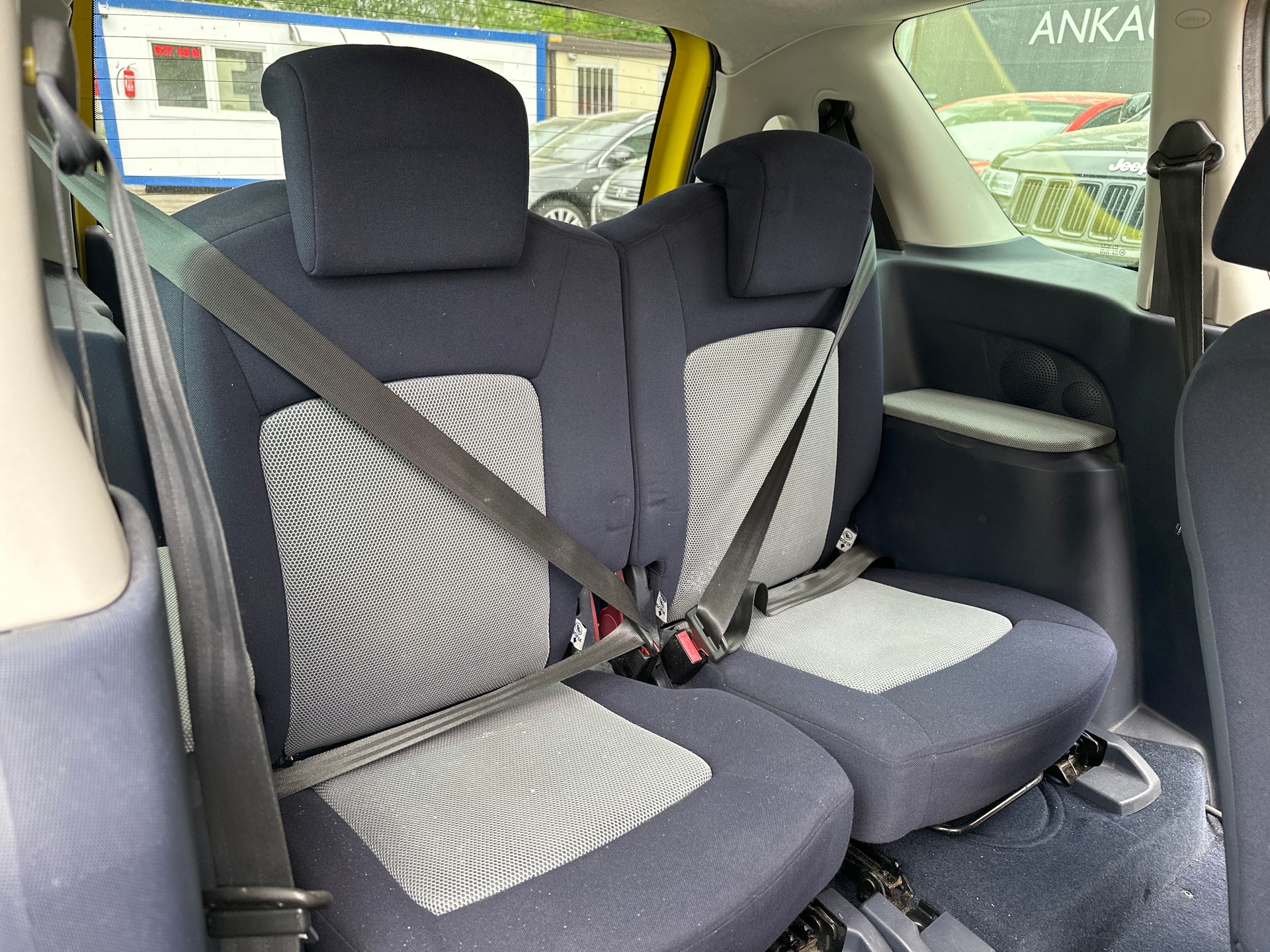 PEUGEOT 1007 1.6 Trendy 2-Tronic-image-11