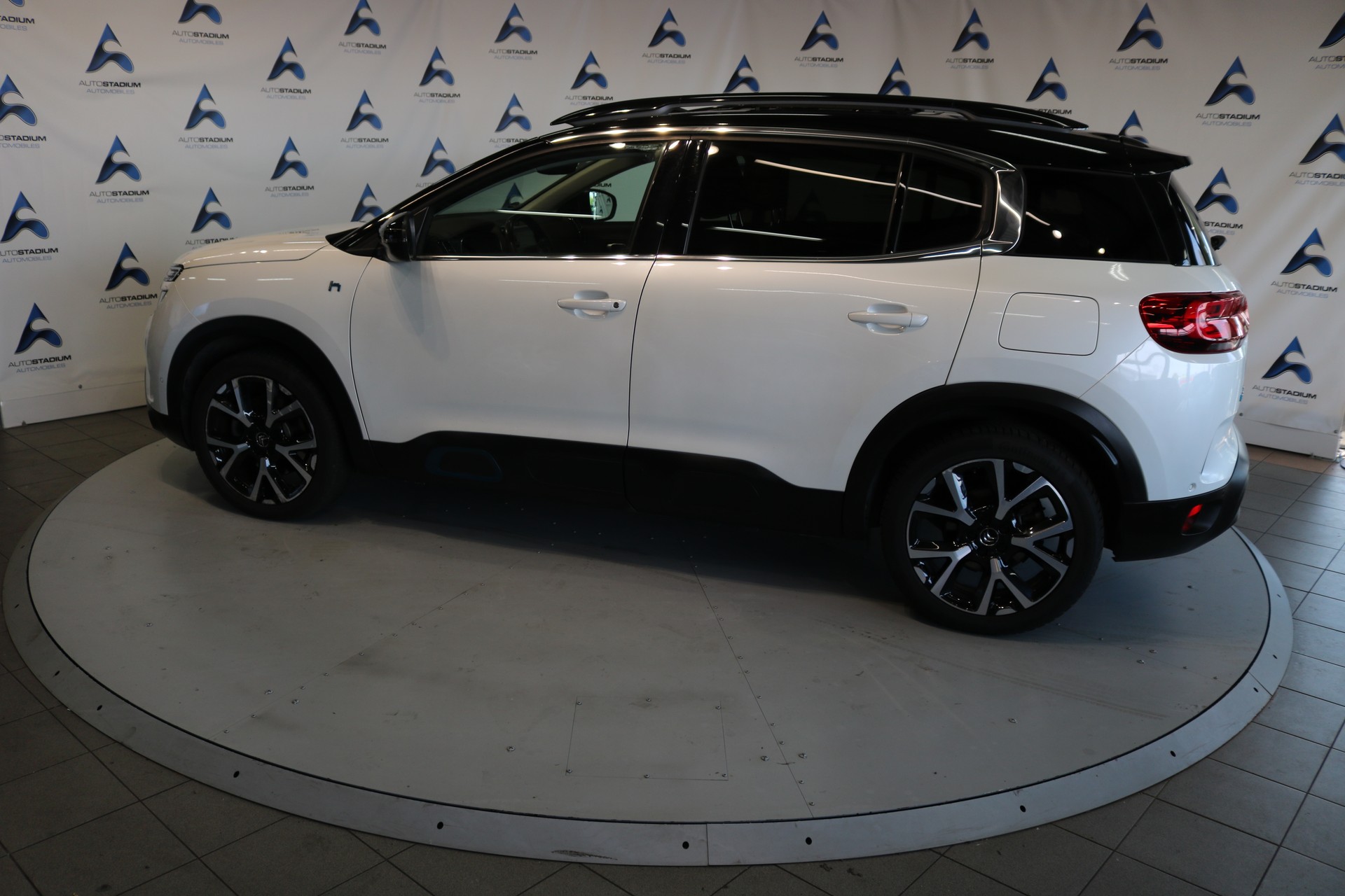 CITROEN C5 Aircross 1.6 PHEV Shine-image-17