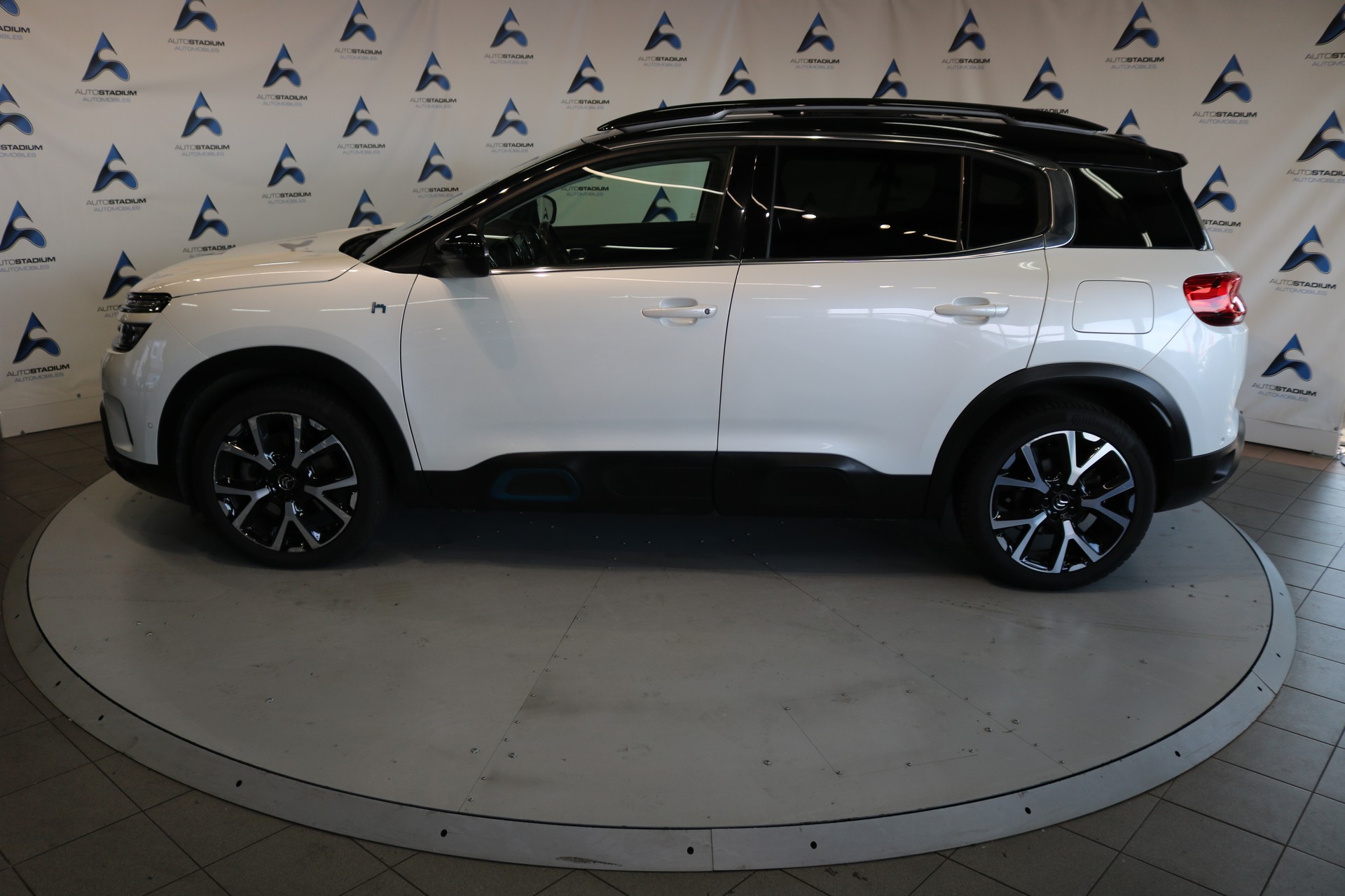 CITROEN C5 Aircross 1.6 PHEV Shine-image-16