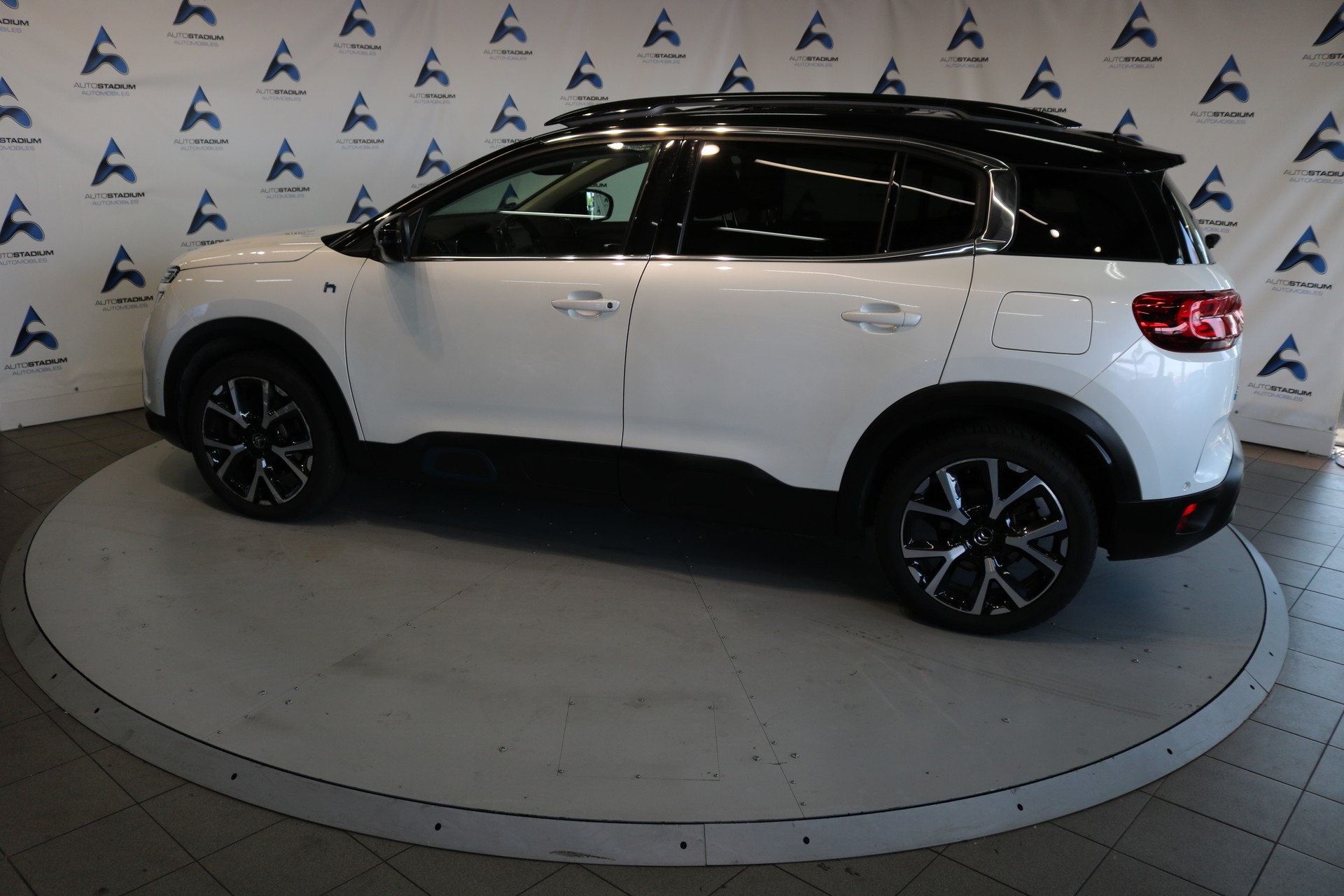 CITROEN C5 Aircross 1.6 PHEV Shine-image-18