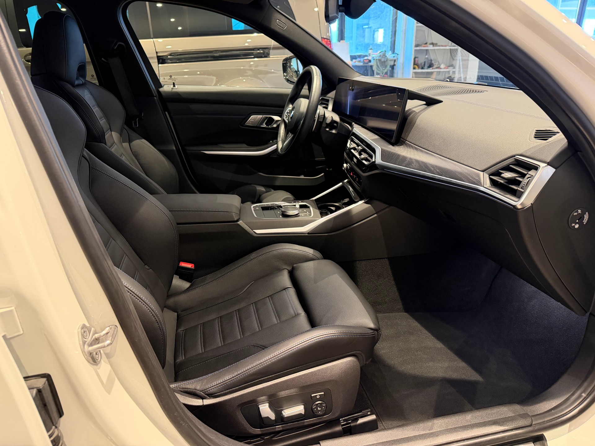 BMW M340d xDrive-image-7