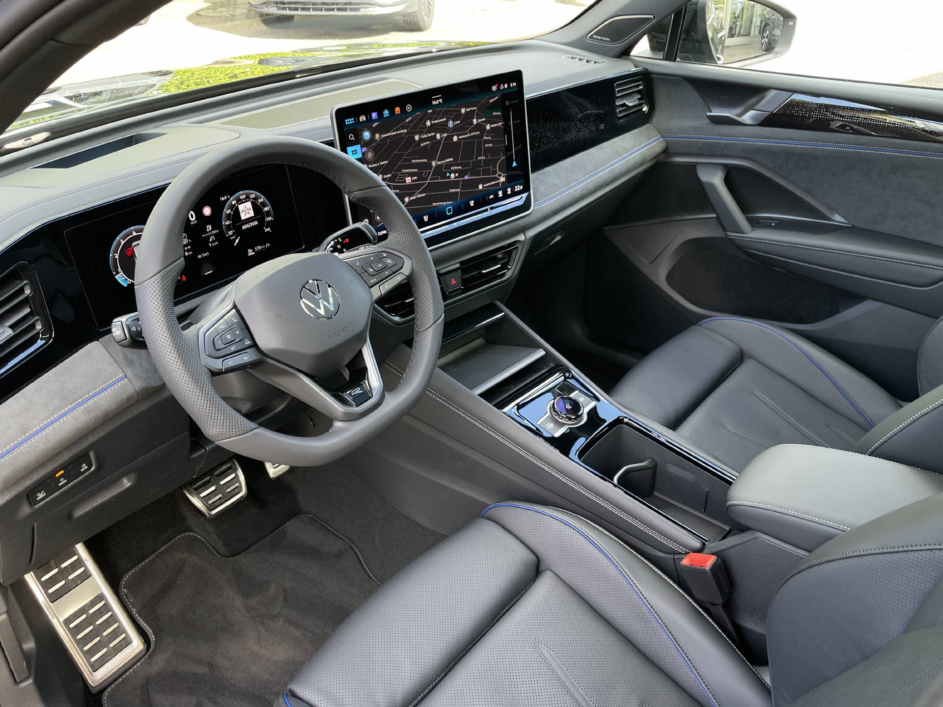 VW Tiguan 2.0 TSI R-Line Plus DSG 4motion-image-7
