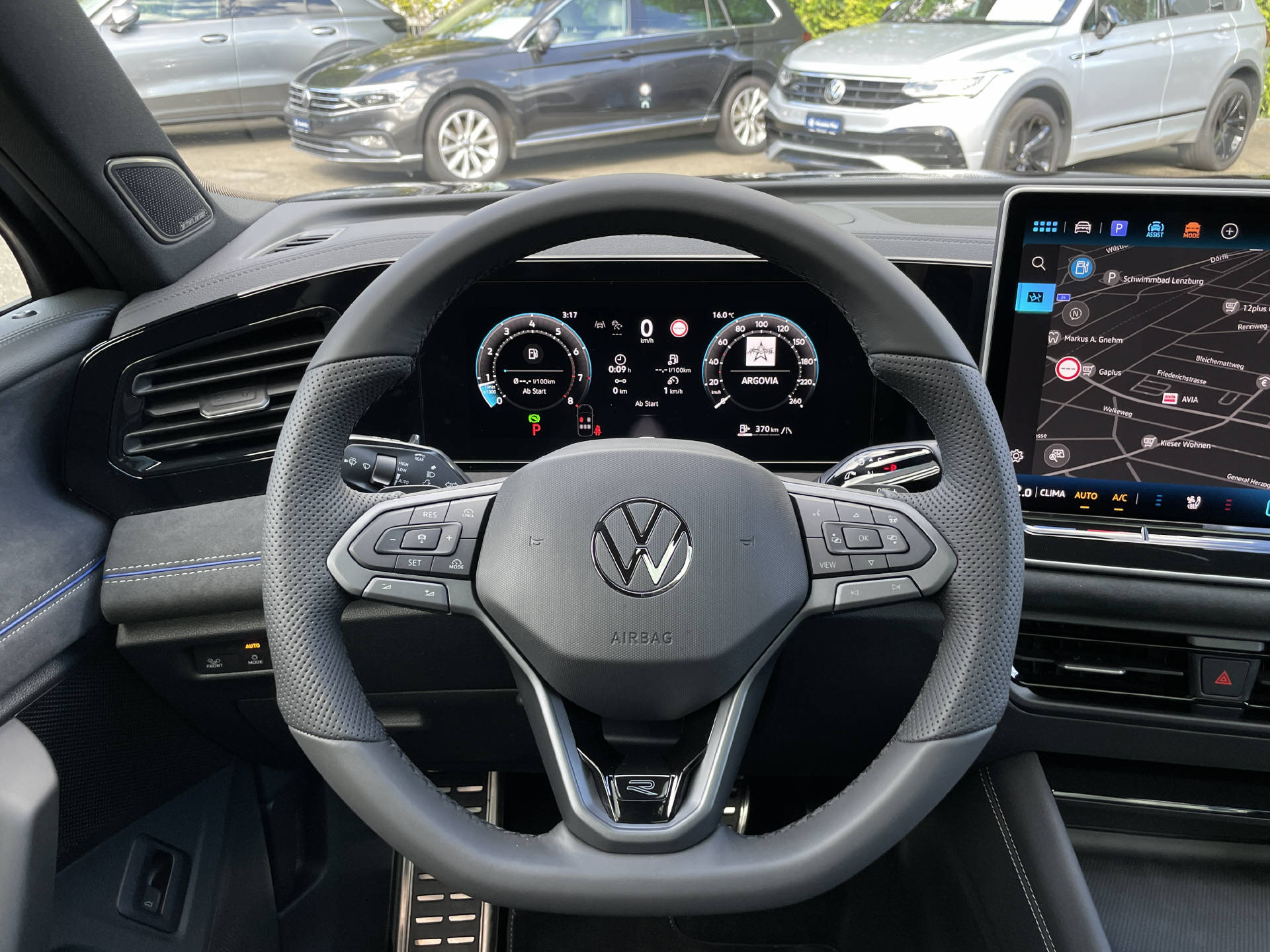 VW Tiguan 2.0 TSI R-Line Plus DSG 4motion-image-14