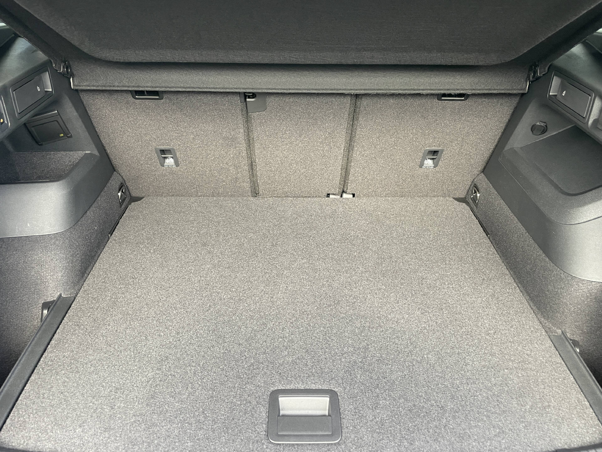 VW Tiguan 2.0 TSI R-Line Plus DSG 4motion-image-25