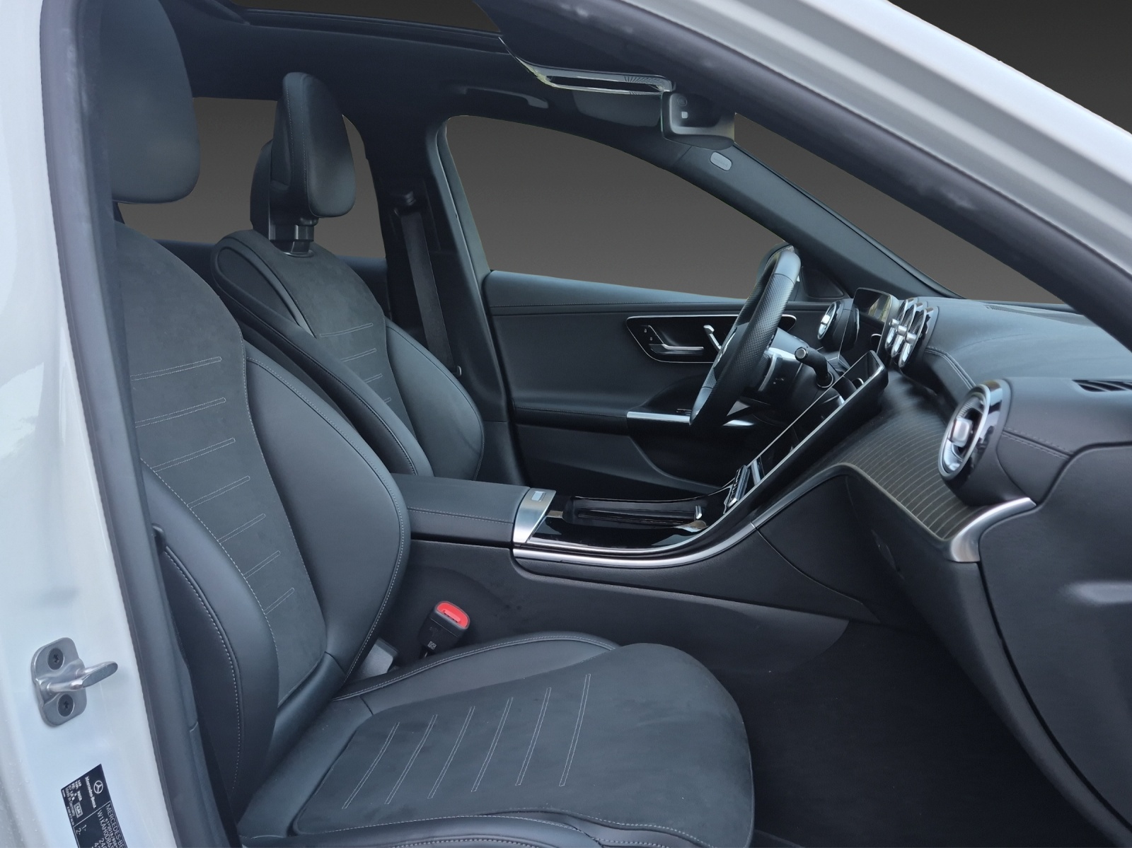 MERCEDES-BENZ C 200 d AMG Line-image-13